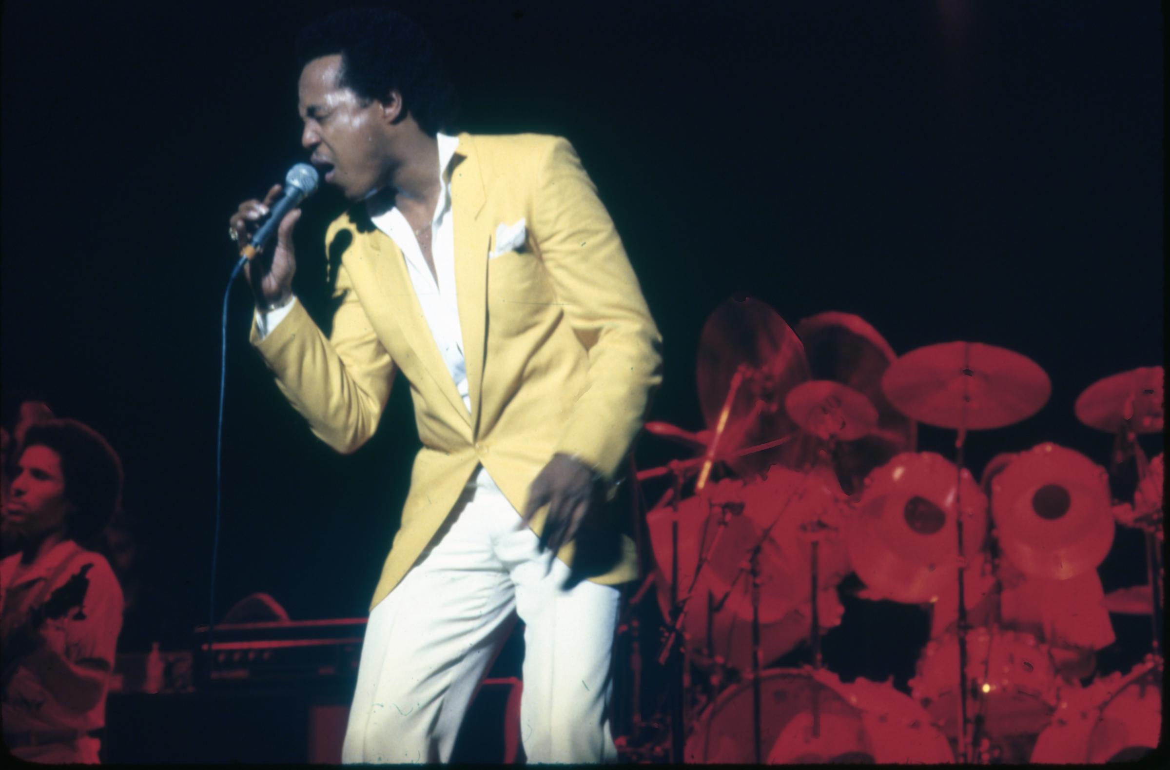 Peabo Bryson performs in New York in August 1980  | Source: Getty Images