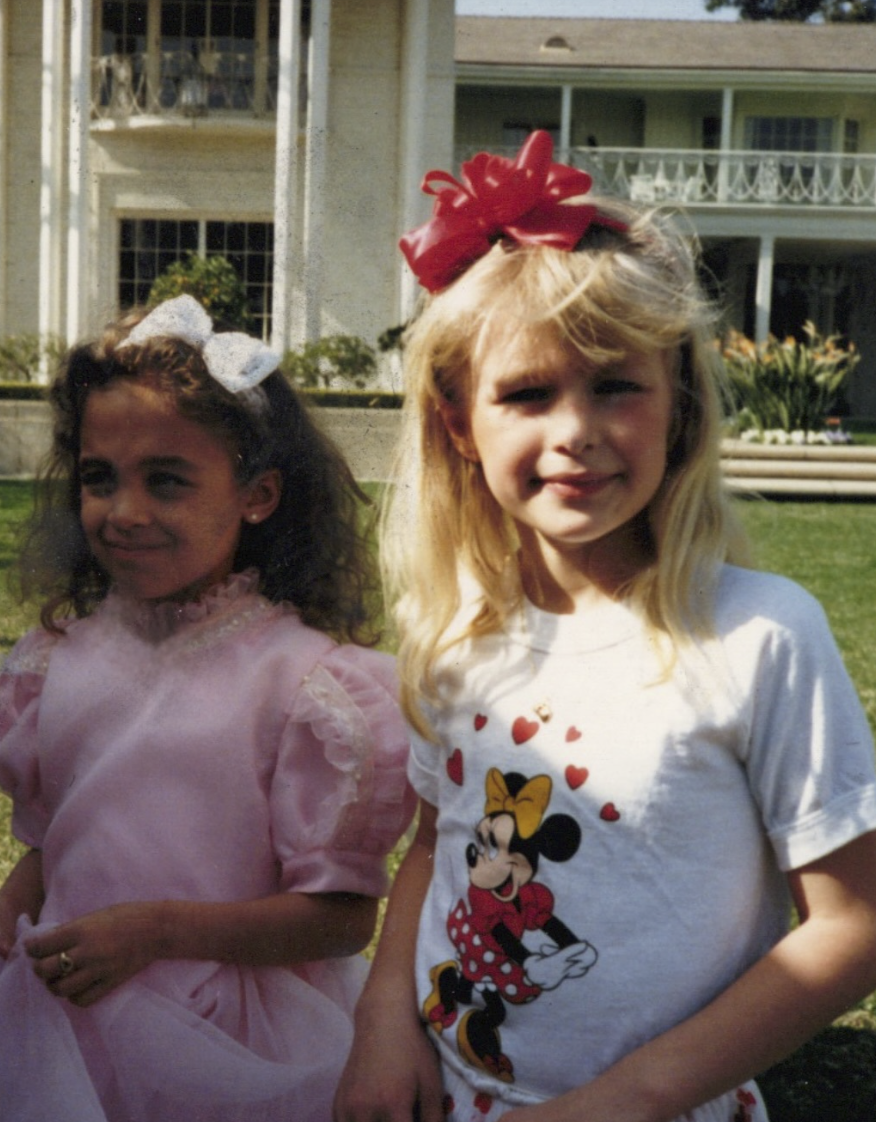 The fashion icon and her sibling | Source: Facebook/parishilton