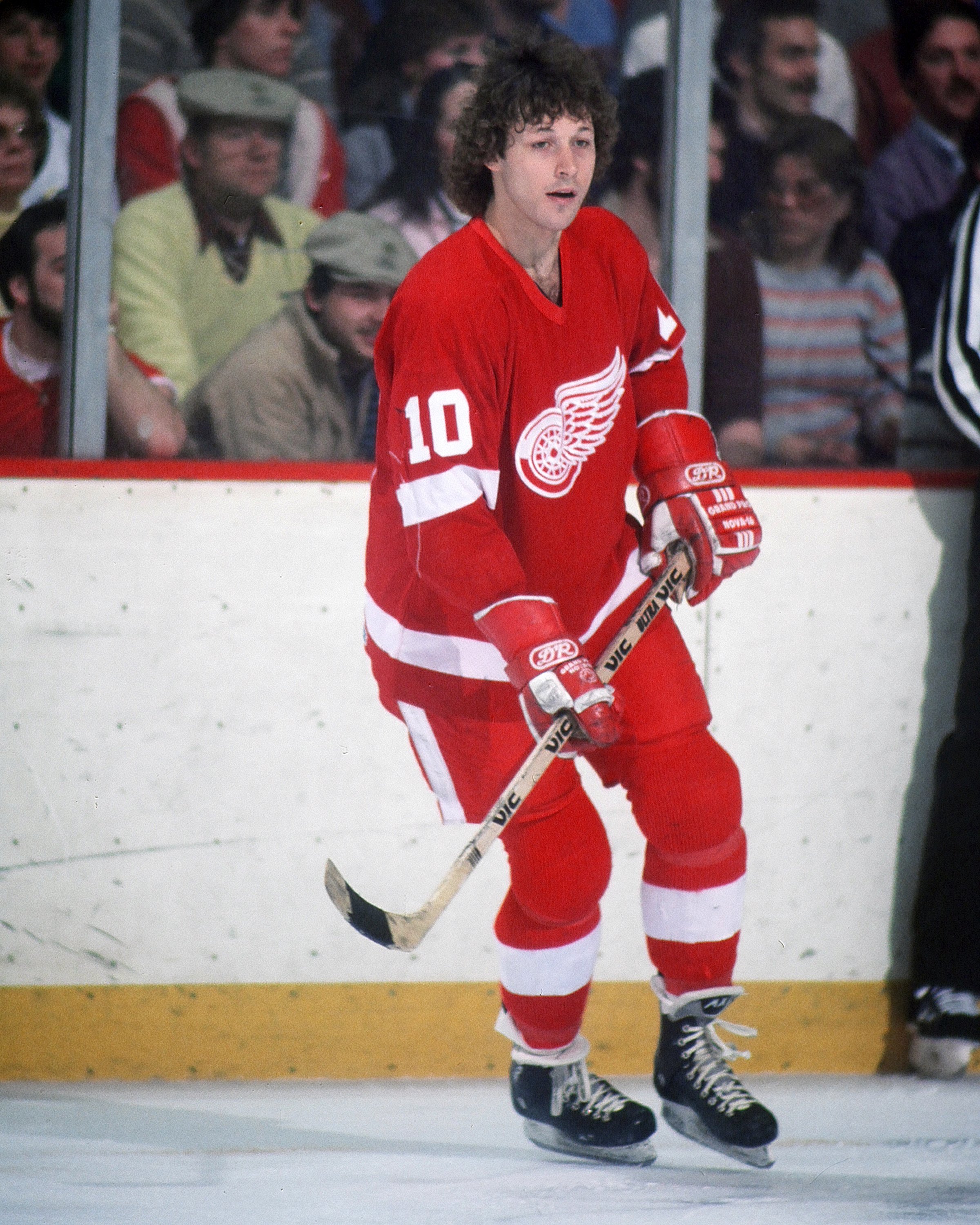 Duguay takes the ice in his Detroit Red Wings uniform during a game against the Boston Bruins at Boston Garden in the 1980s. His time in Detroit included the most productive season of his NHL career, when he recorded 89 points in 1984–85. | Source: Getty Images