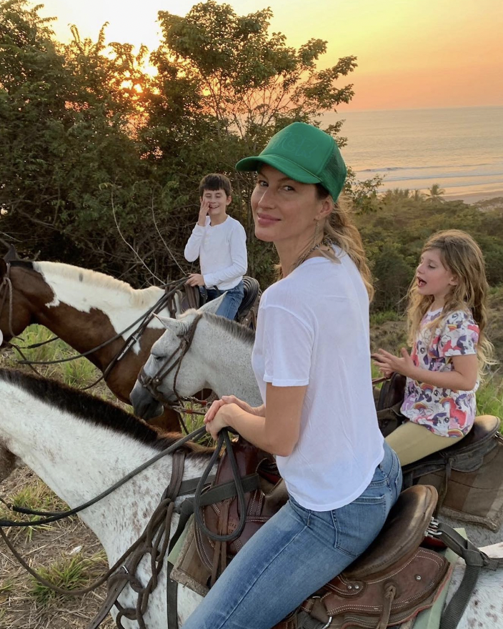 Gisele Bündchen and her children riding horses | Source: Instagram/tombrady