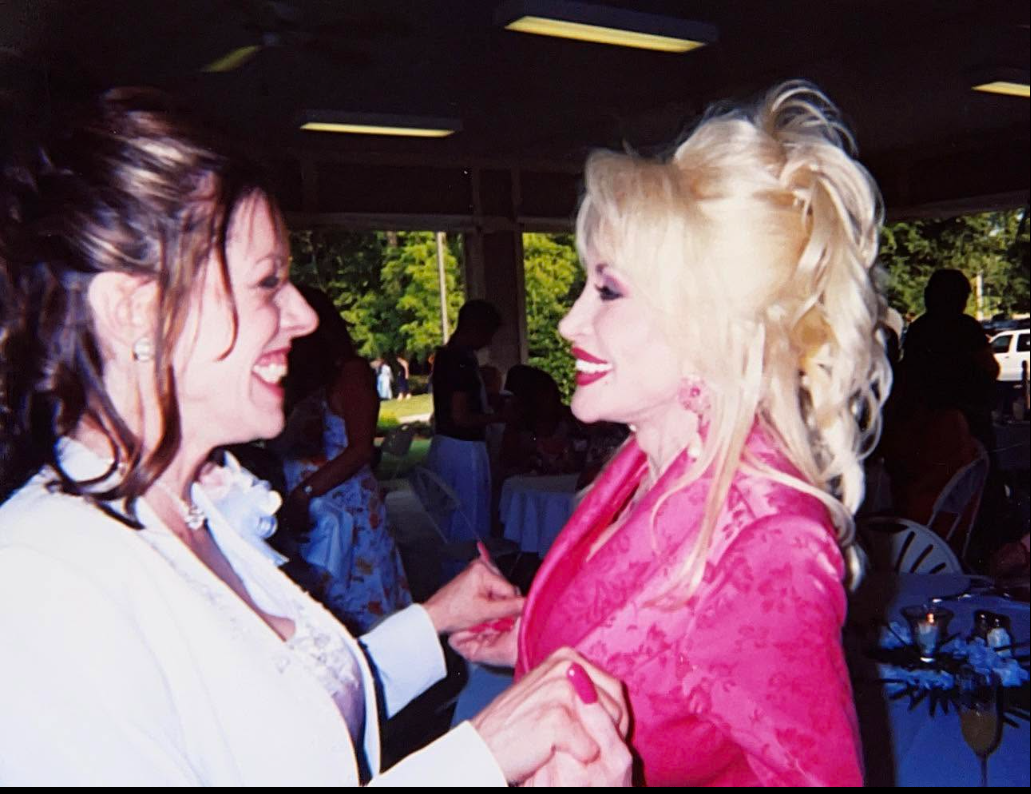 Dolly Parton shares a joyful moment with her sister Freida, whose memories of their childhood together offered a deeply personal glimpse into the bond they shared. | Source: Facebook/Freida Parton