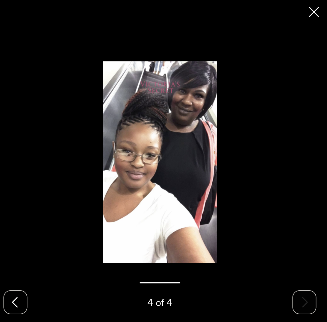 Adriana Smith is seen with her mother, April Newkirk, in a photo shared on her fundraising page | Source: gofundme
