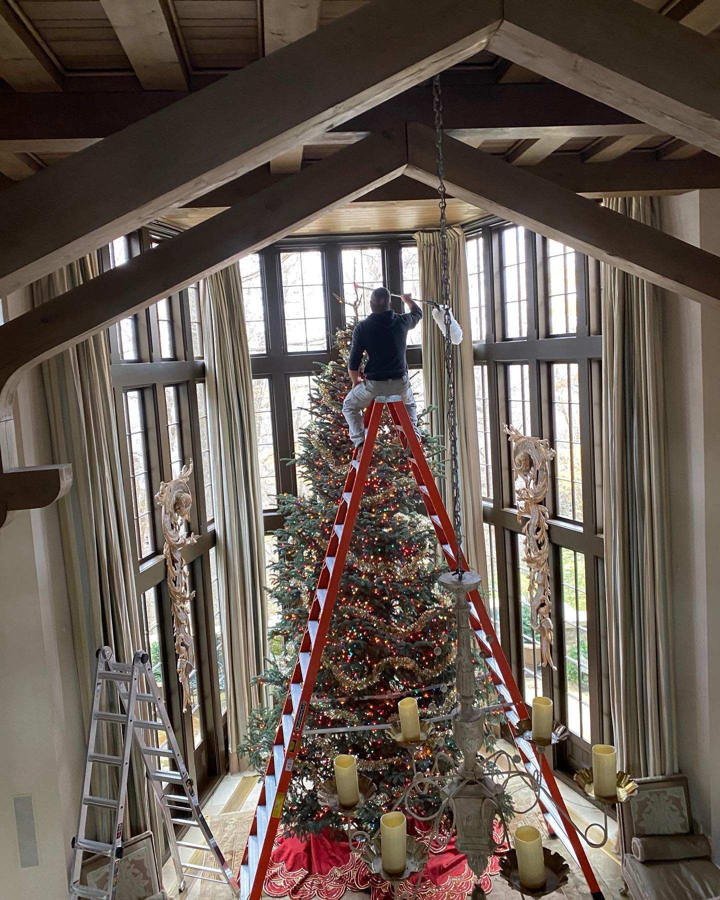 The estate's lofty ceilings allow for a Christmas display far larger than one typically found in a family home. Decorating on this scale requires considerably more preparation than an ordinary seasonal setup. | Source: Instagram/thetimmcgraw