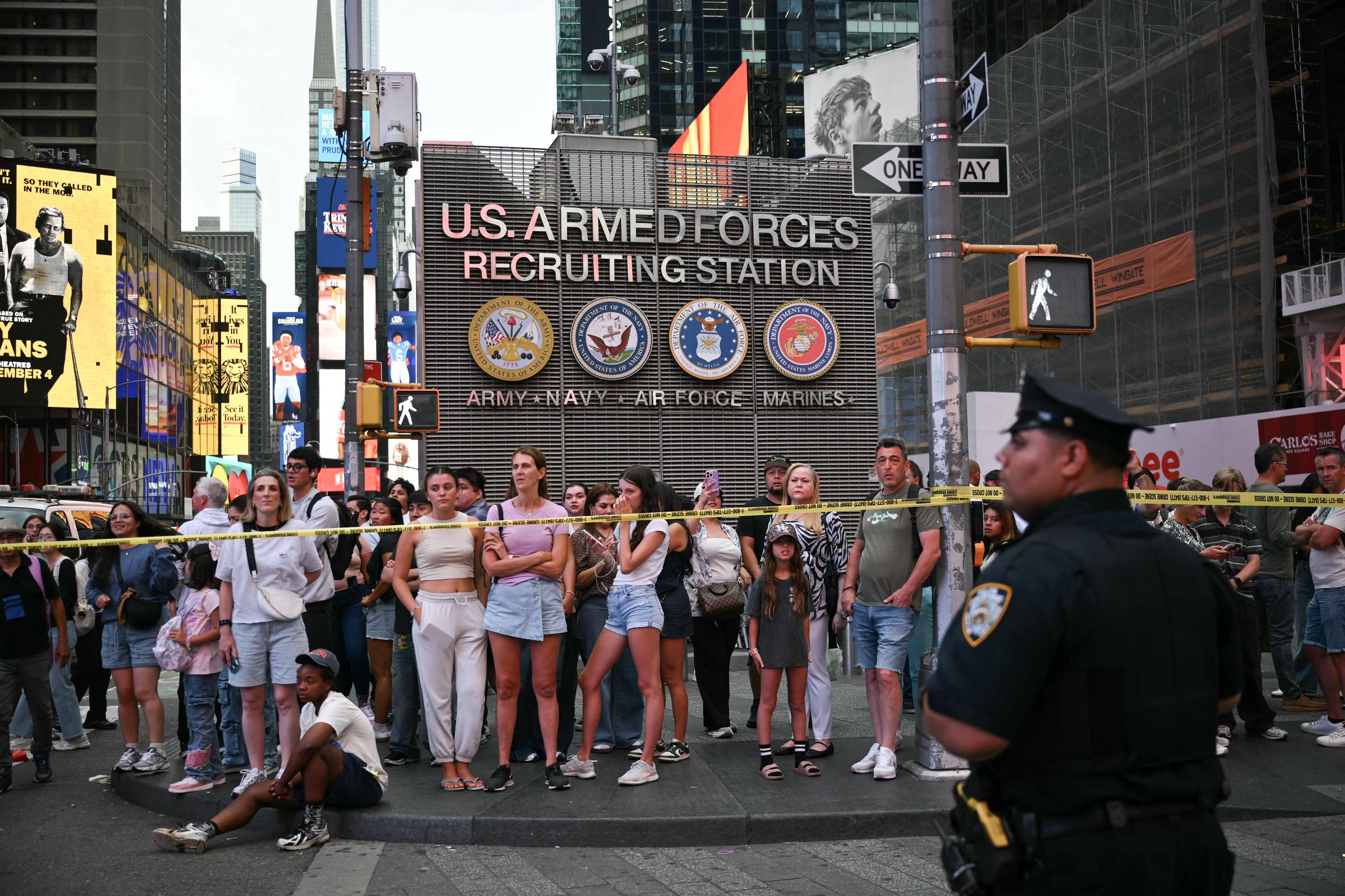 Police maintained a security perimeter in Times Square after officers confronted Pamela Cisneros following the two stabbings. Authorities said officers repeatedly ordered Pamela to drop the knives during an encounter that lasted about four minutes. | Source: Getty Images