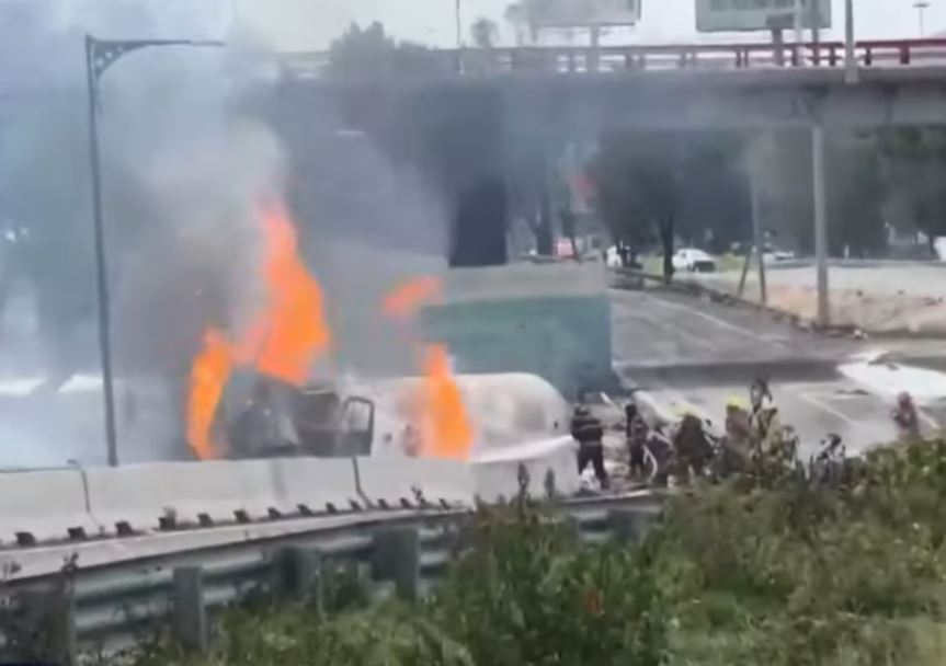 Image of the flames caused by the explosion | Source: YouTube.com/elheraldodemexico