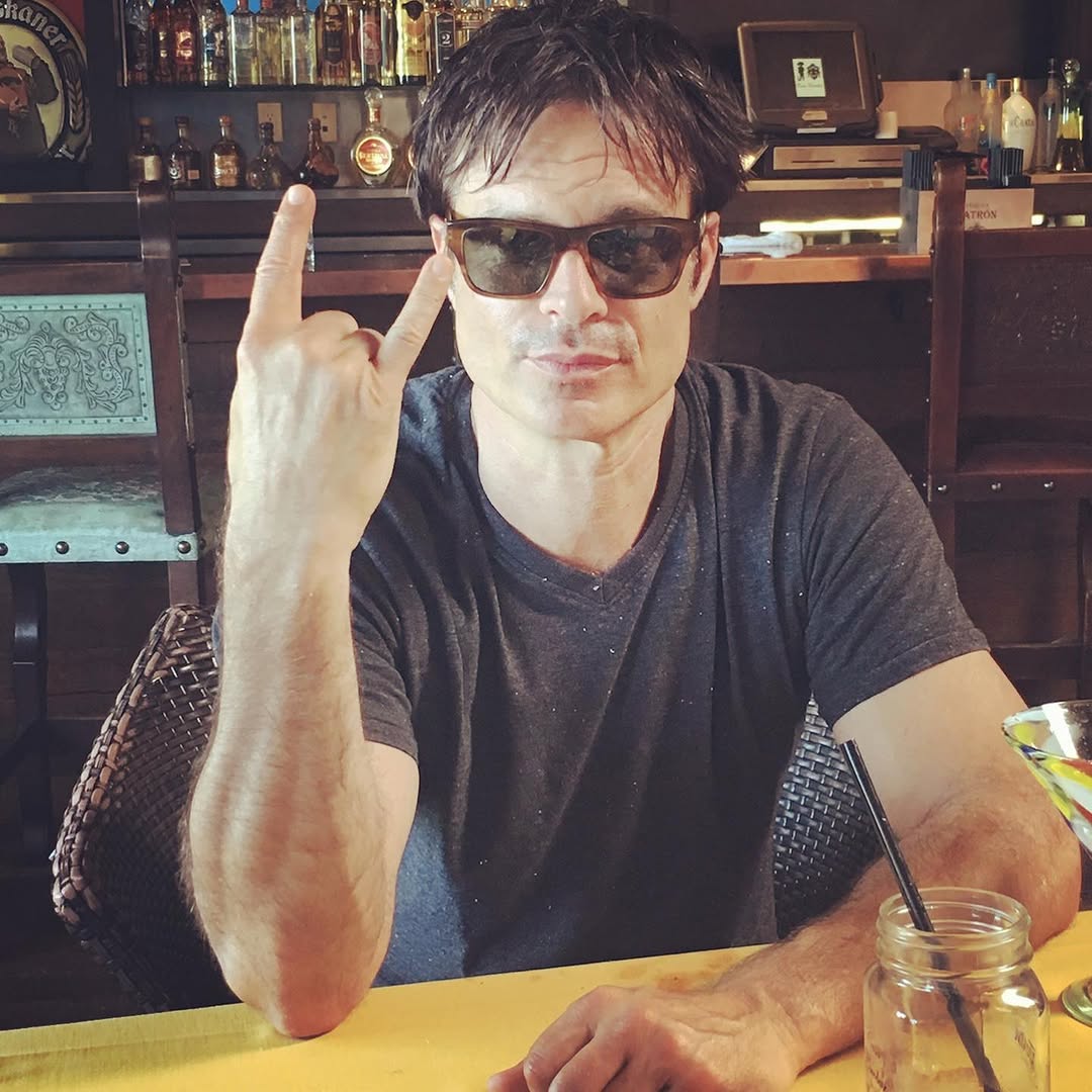 Patrick Muldoon posing for a photo, posted on September 28, 2022. | Source: Instagram/shanazappa