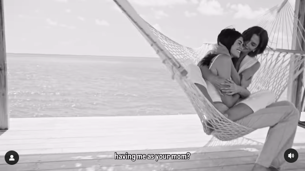 Cindy Crawford embracing her daughter Kaia Gerber on a hammock. | Source: Instagram/vuoriclothing