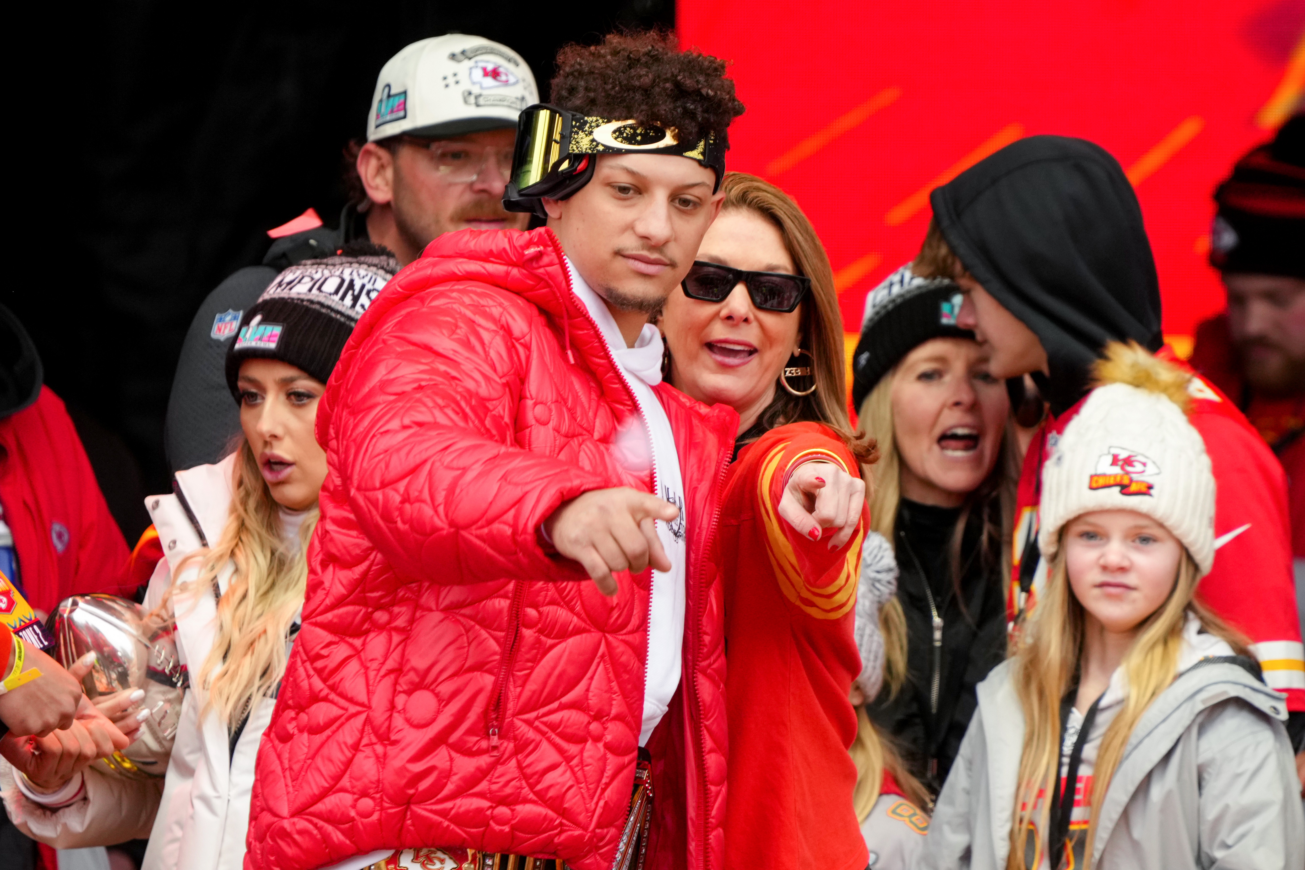 Patrick Mahomes and mother Randi Mahomes during the Kansas City Chiefs Super Bowl LVII victory parade on February 15, 2023 in Kansas City, Missouri | Source: Getty Images