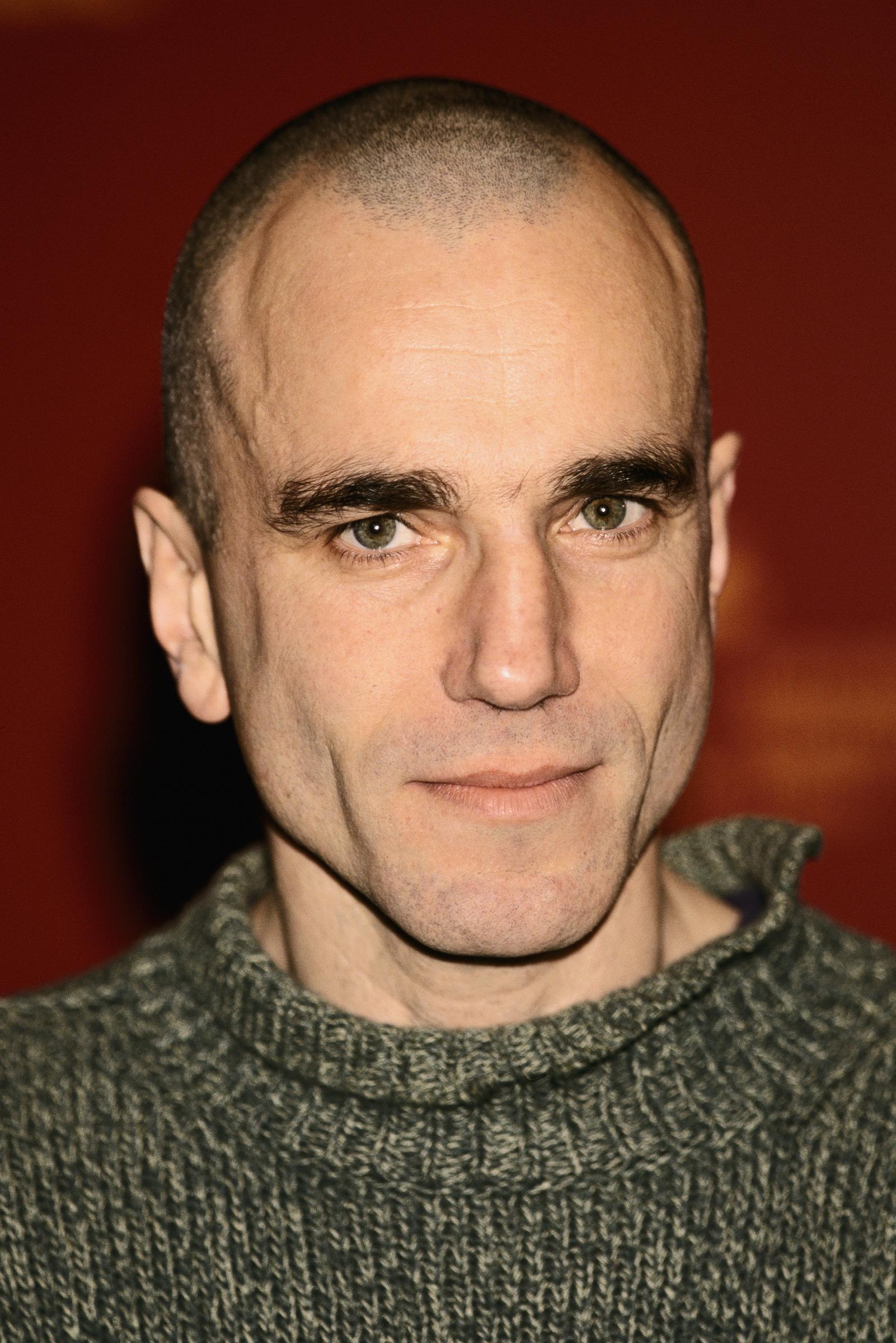 Daniel Day-Lewis photographed in 2002. | Source: Getty Images