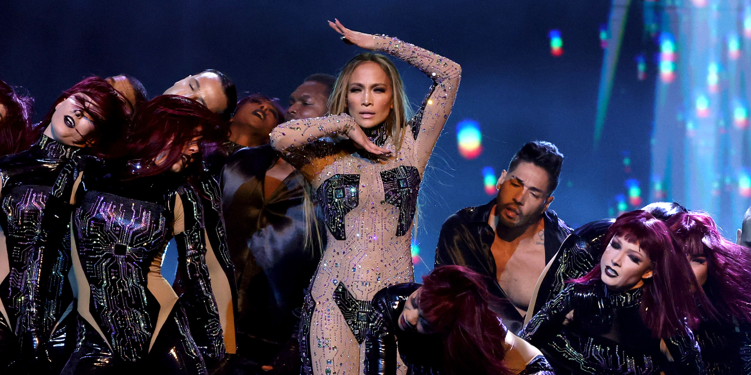 Jennifer Lopez opens the 2025 AMAs with her dance crew | Source: Getty Images