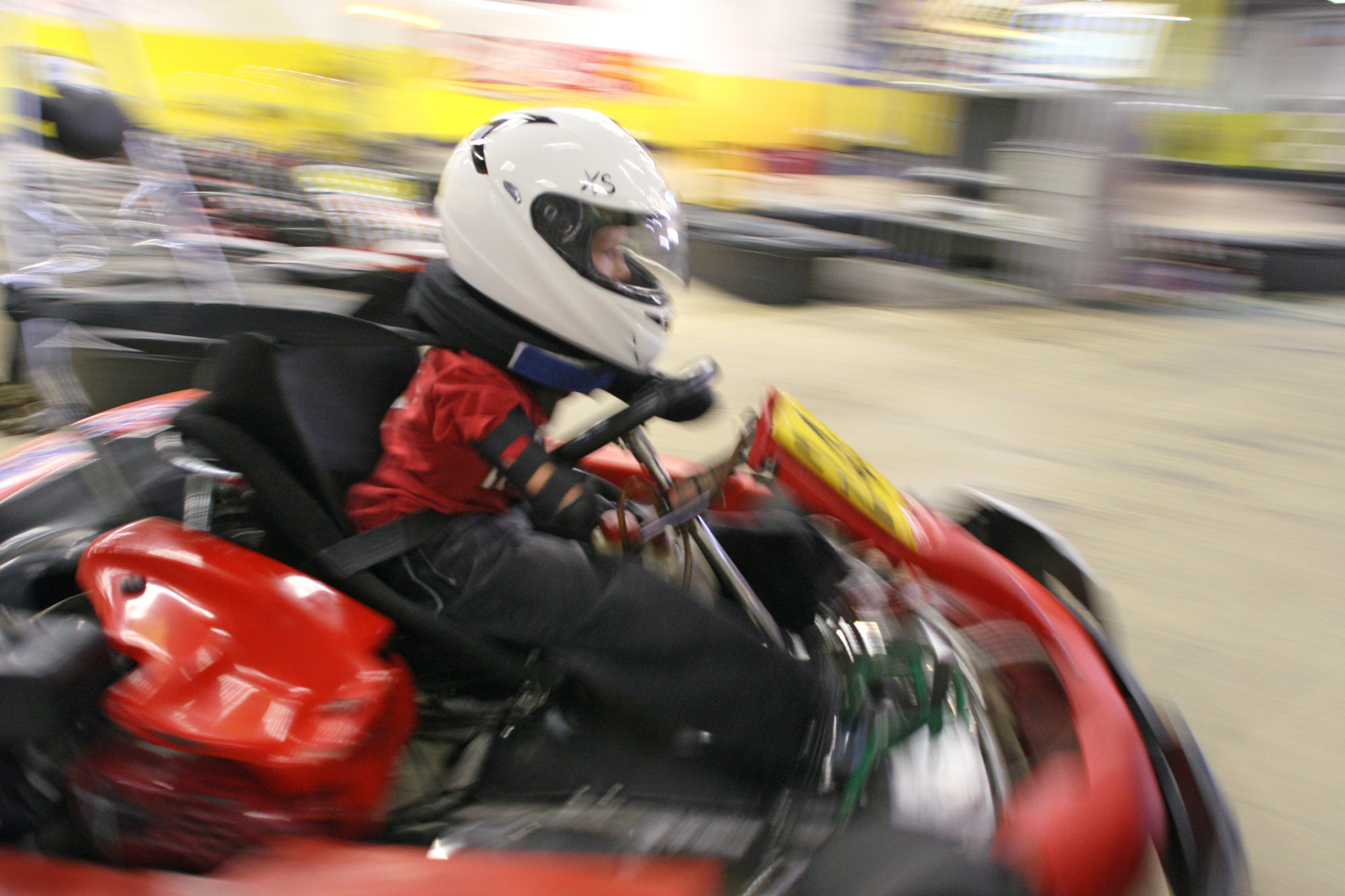 Dayton Webber races a go-kart at G-Force Karts in Richmond, Virginia, on July 21, 2009 | Source: Getty Images