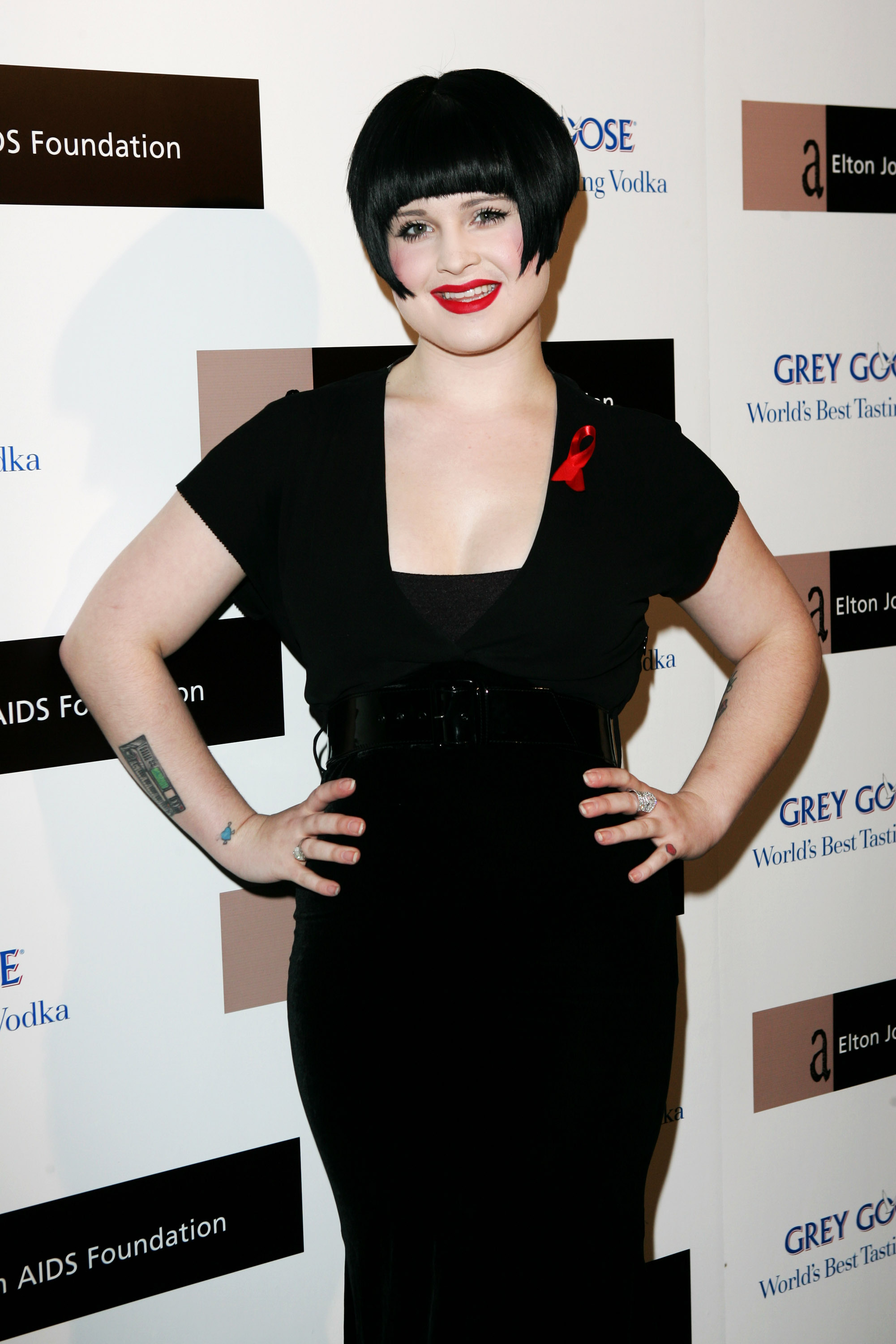 Kelly Osbourne arrives at the Elton John AIDS Foundation launch event in 2007, embracing a polished, fashion-forward look that reflected her transition from rebellious reality TV star to established celebrity and style personality. | Source: Getty Images