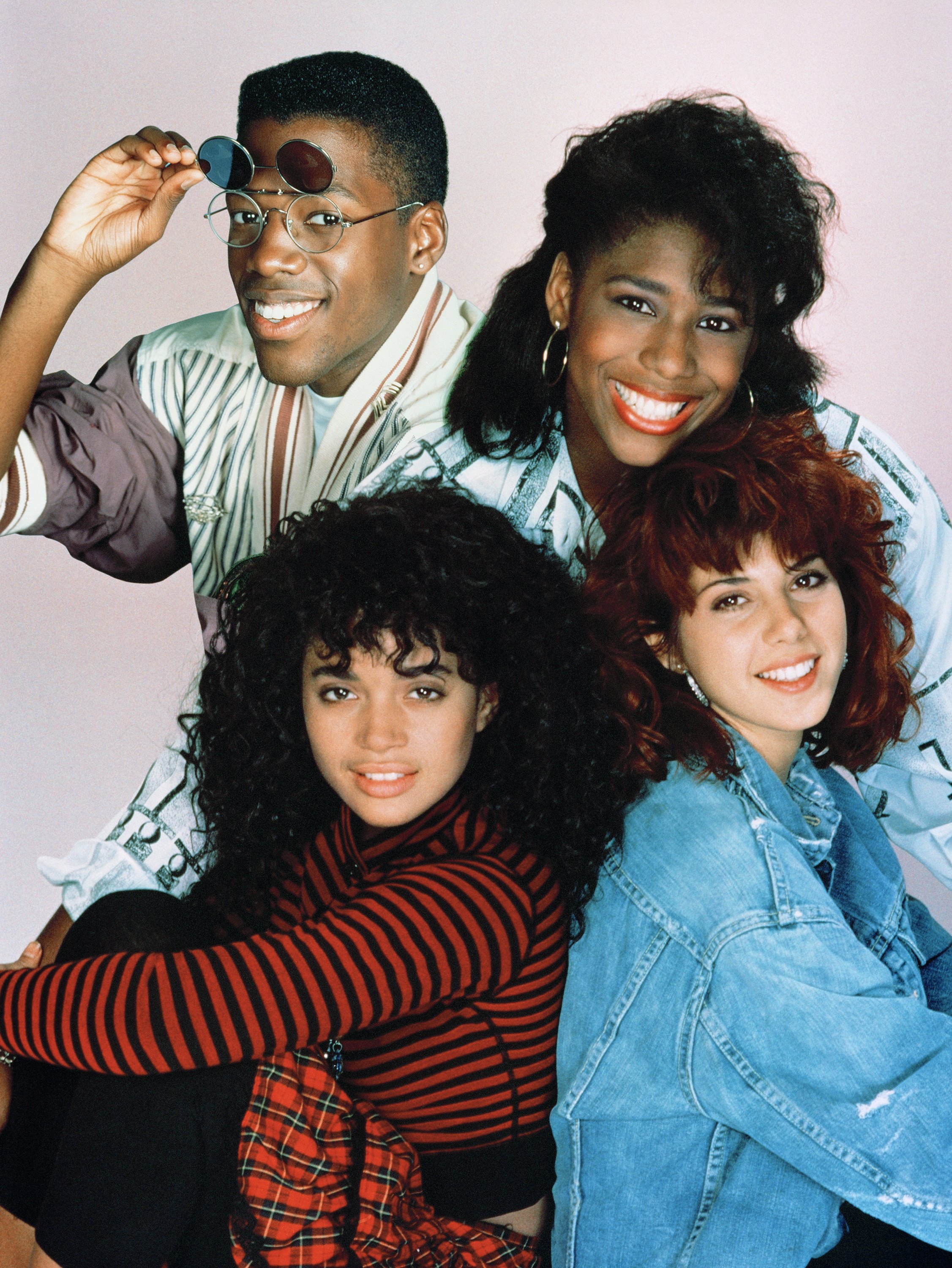 Kadeem Hardison, Dawnn Lewis, Marisa Tomei, and Lisa Bonet pose for a Season 1 cast photo | Source: Getty Images