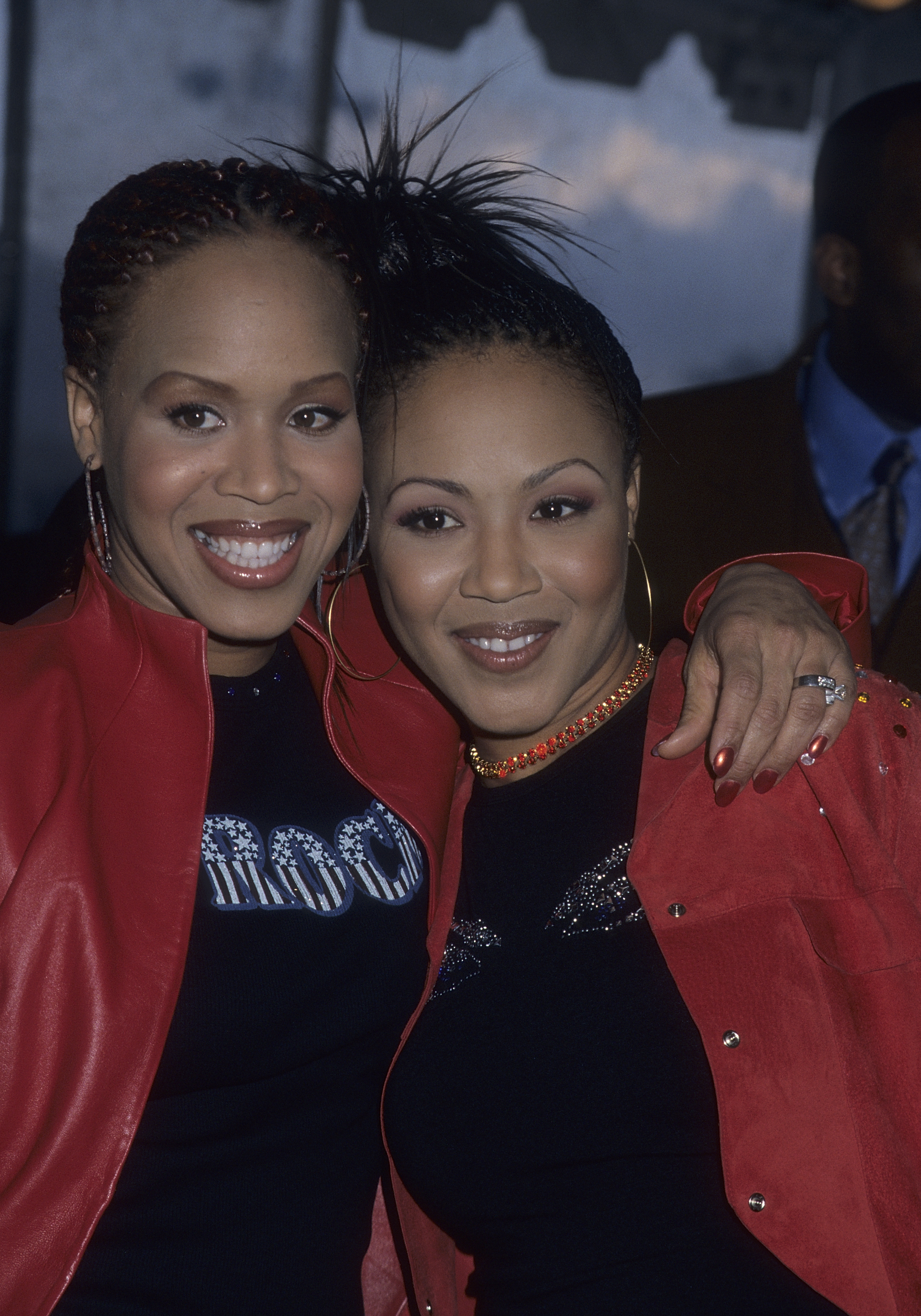 Tina and Erica Campbell attend the 15th Annual Soul Train Music Awards on February 28, 2001 | Source: Getty Images