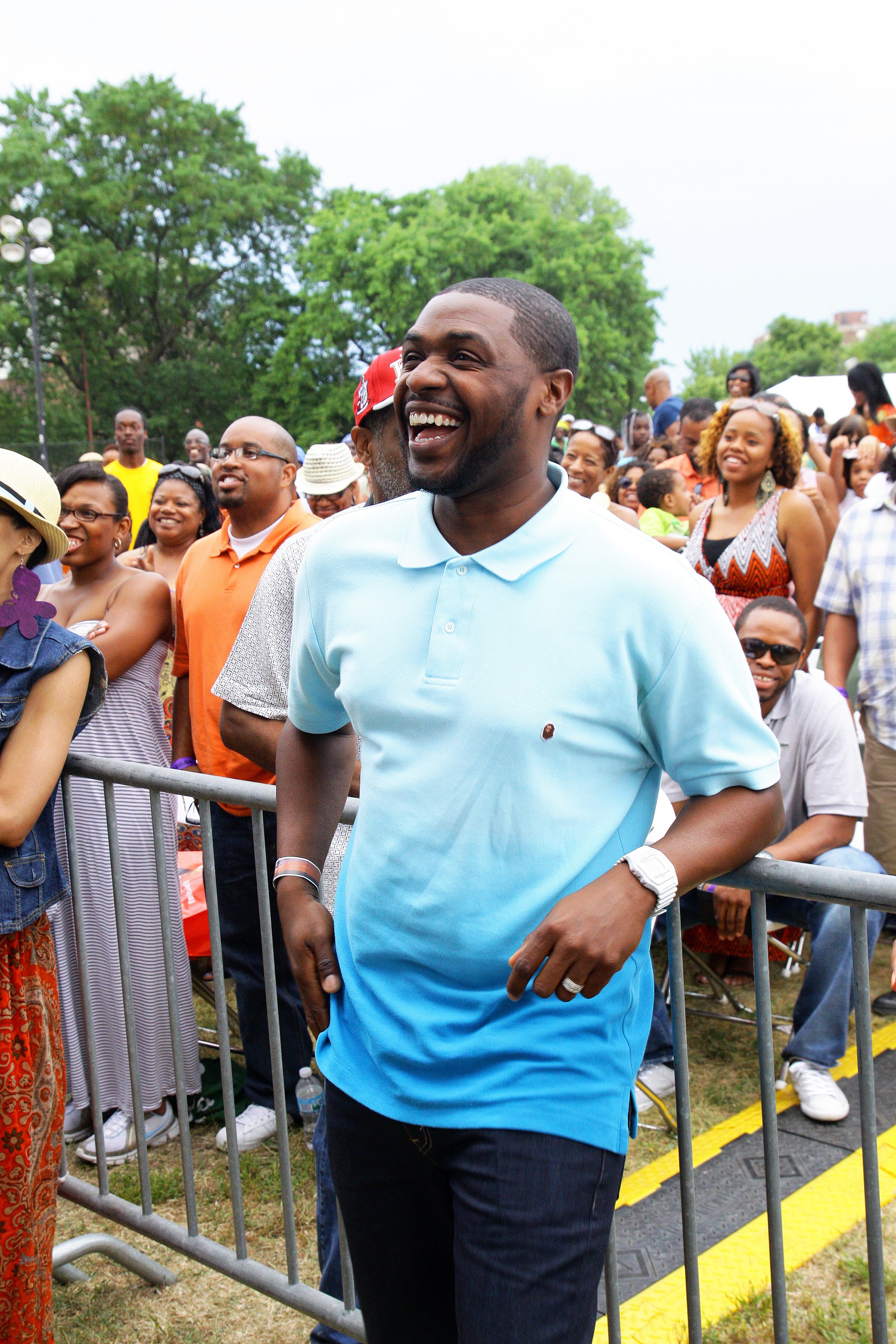 Teddy Campbell watches his wife perform during the Chicago Gospel Festival on June 24, 2012 | Source: Getty Images