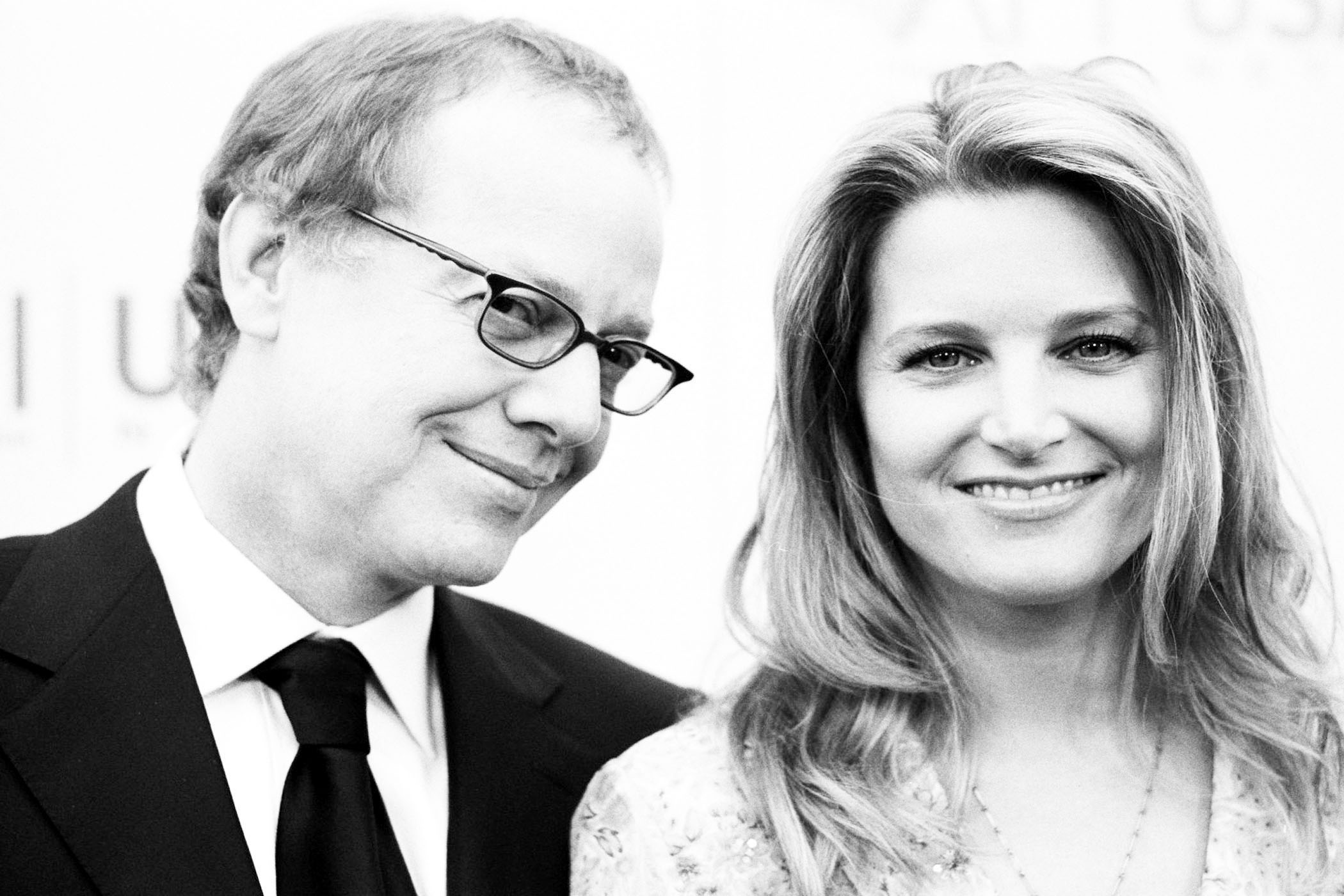 Bridget Fonda and Danny Elfman attend the 31st AFI Life Achievement Award honoring Robert De Niro at the Kodak Theatre in Hollywood. Their appearance came during a pivotal period in Fonda’s life, shortly before she stepped away from acting and began building the private family life that would take her further from Hollywood’s spotlight. | Source: Getty Images