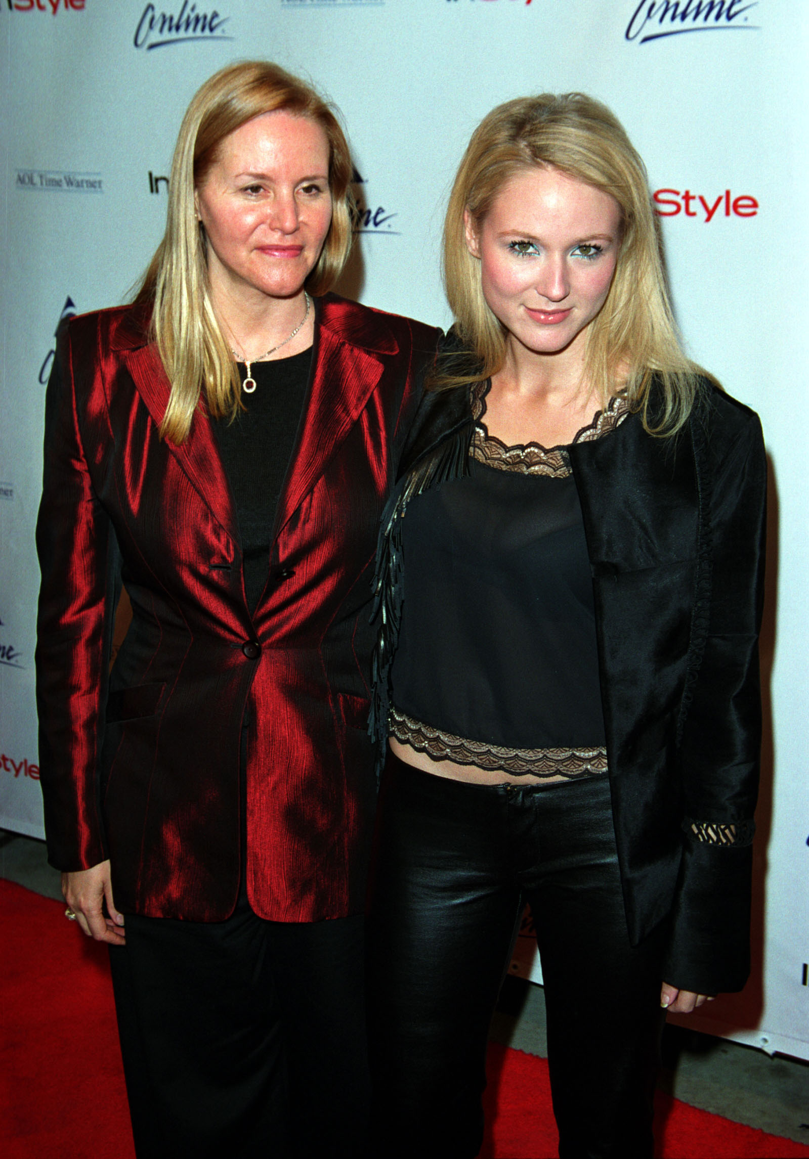 Lenedra Carroll and Jewel arriving at the "Helping Hands II: Handmade in America" celebrity art auction to benefit Sept. 11 Relief Funds at the New Folk Art Museum on 12 December 2001 in New York City. | Source: Getty Images