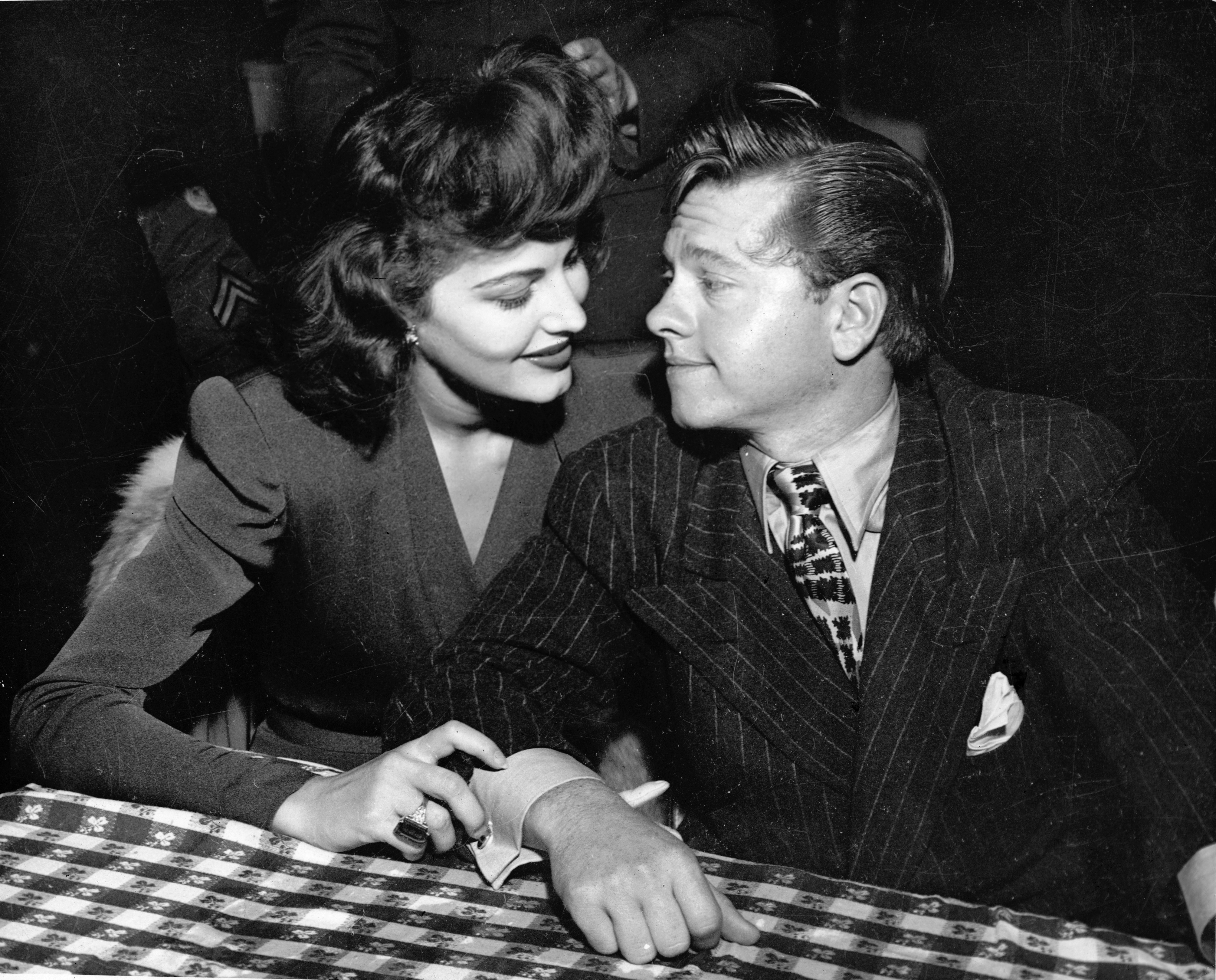 Ava Gardner and Mickey Rooney, circa 1943. | Source: Getty Images