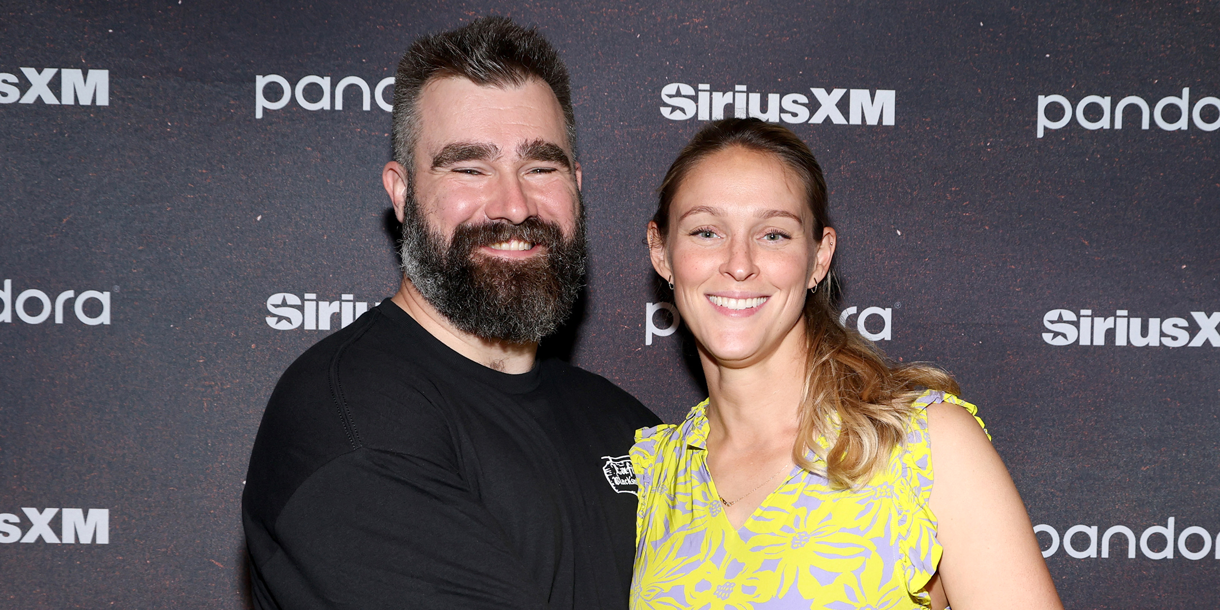 Jason and Kylie Kelce. | Source: Getty Images