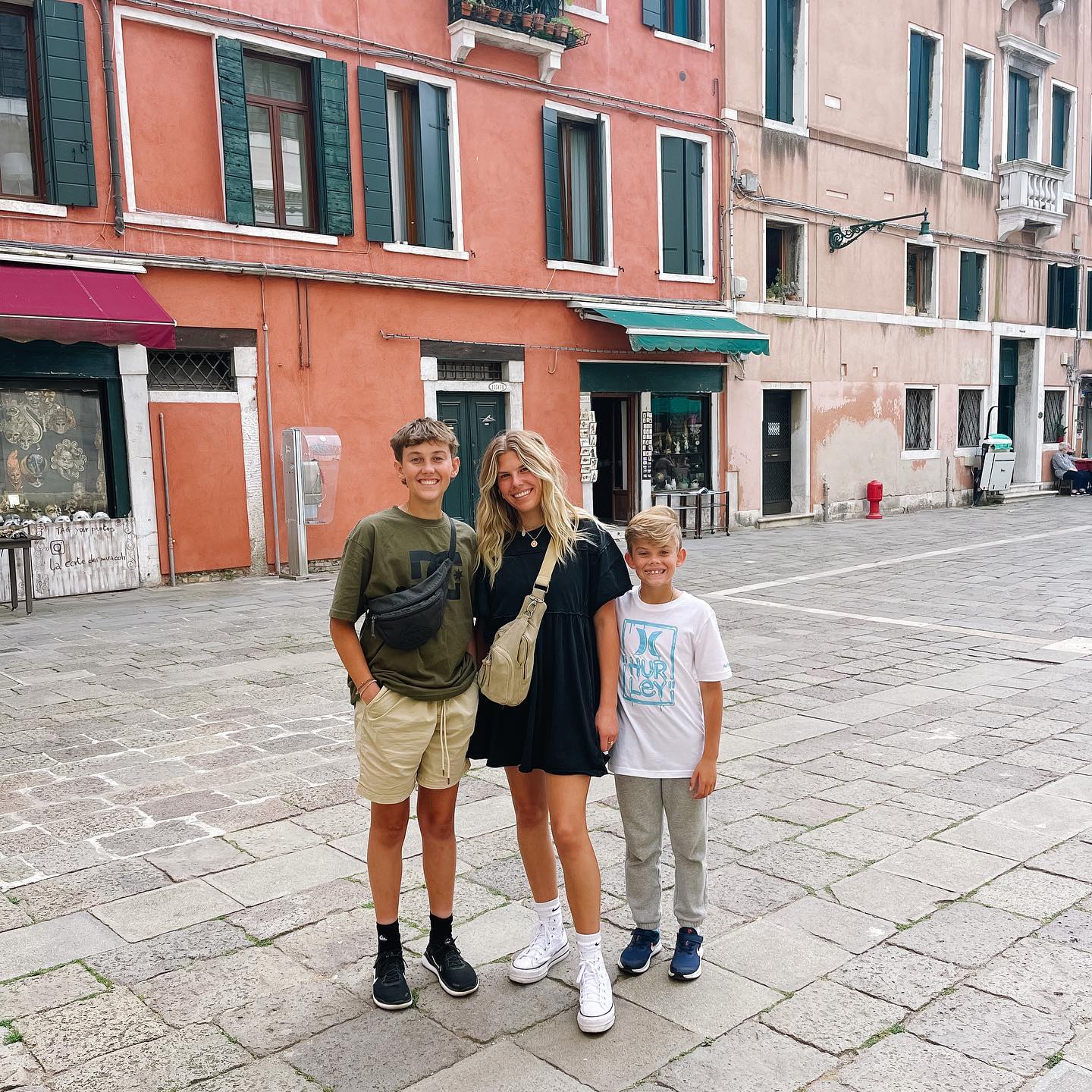 Melisa shared her excitement about exploring Venice, telling followers how much she loved the Italian city. The family's trip offered a more personal glimpse of life for Donny and Debbie's second son. | Source: Instagram/melisaosmond