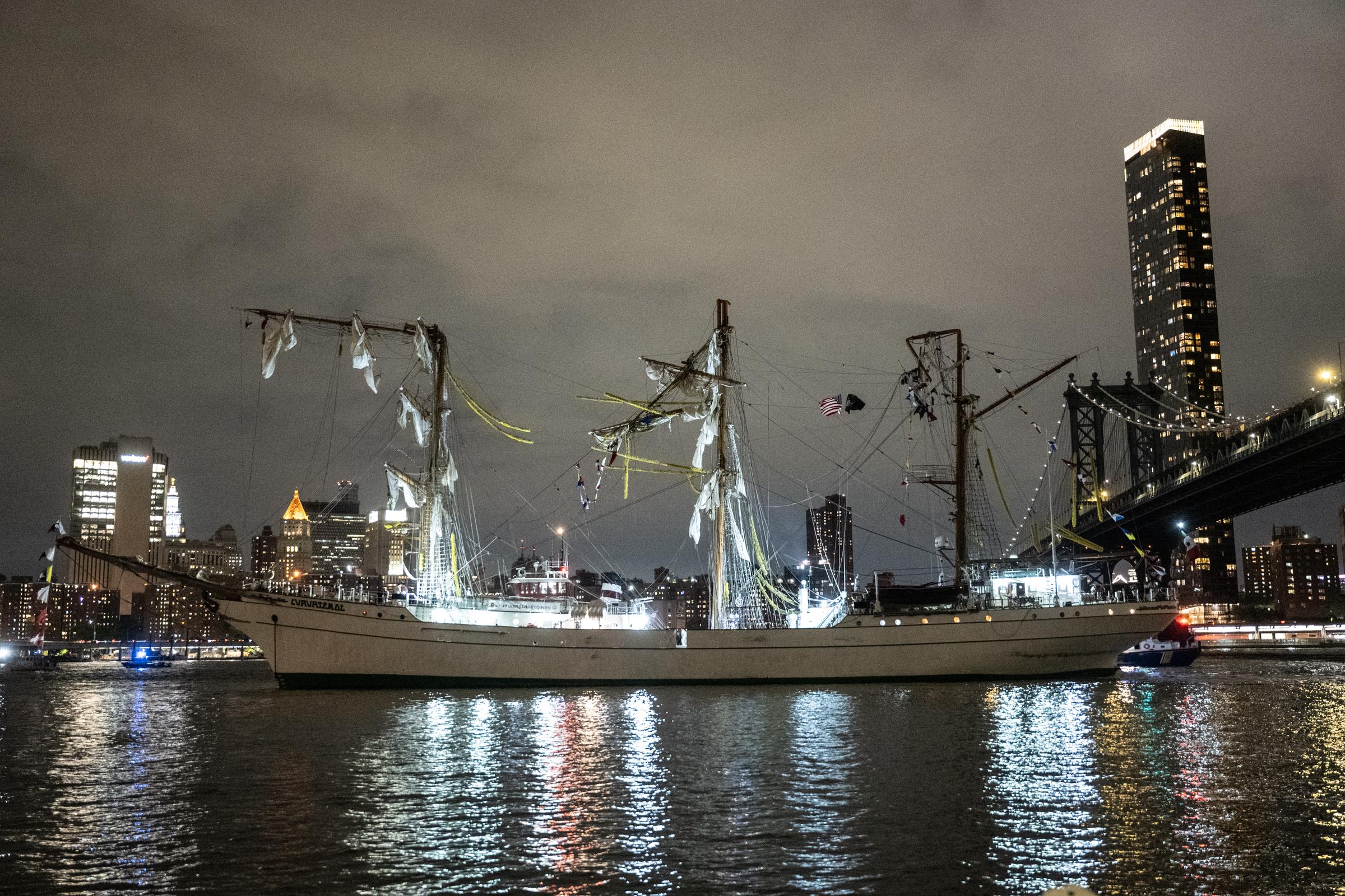 The disabled Cuauhtémoc floats between the Brooklyn and the Manhattan bridges on the East River on May 17, 2025, in New York City | Source: Getty Images