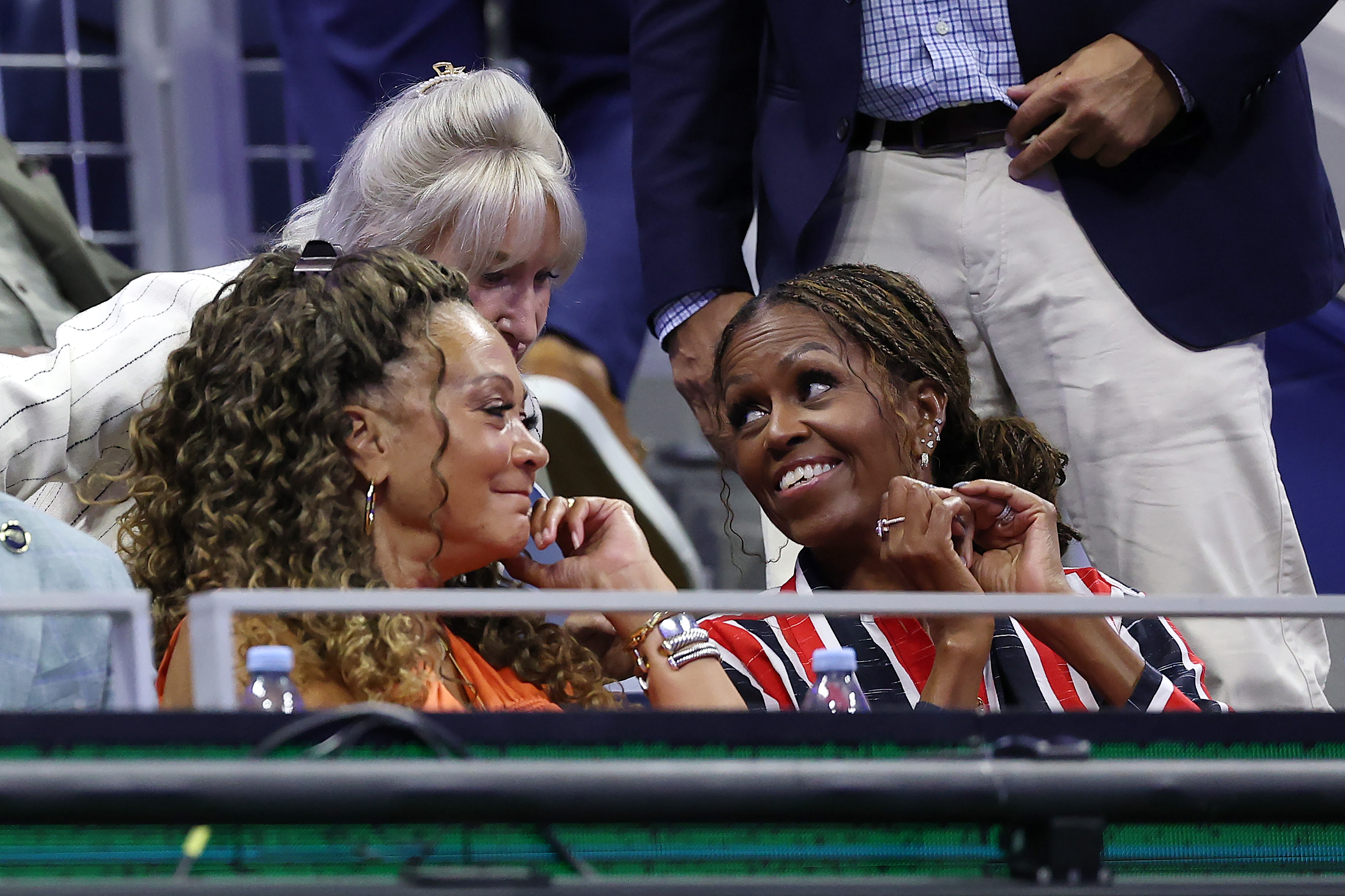 For the US Open, Michelle seemed to choose comfort on her own terms — a look polished enough for a major public event, but relaxed enough to feel like something she genuinely wanted to wear rather than something dictated by an official role. | Source: Getty Images