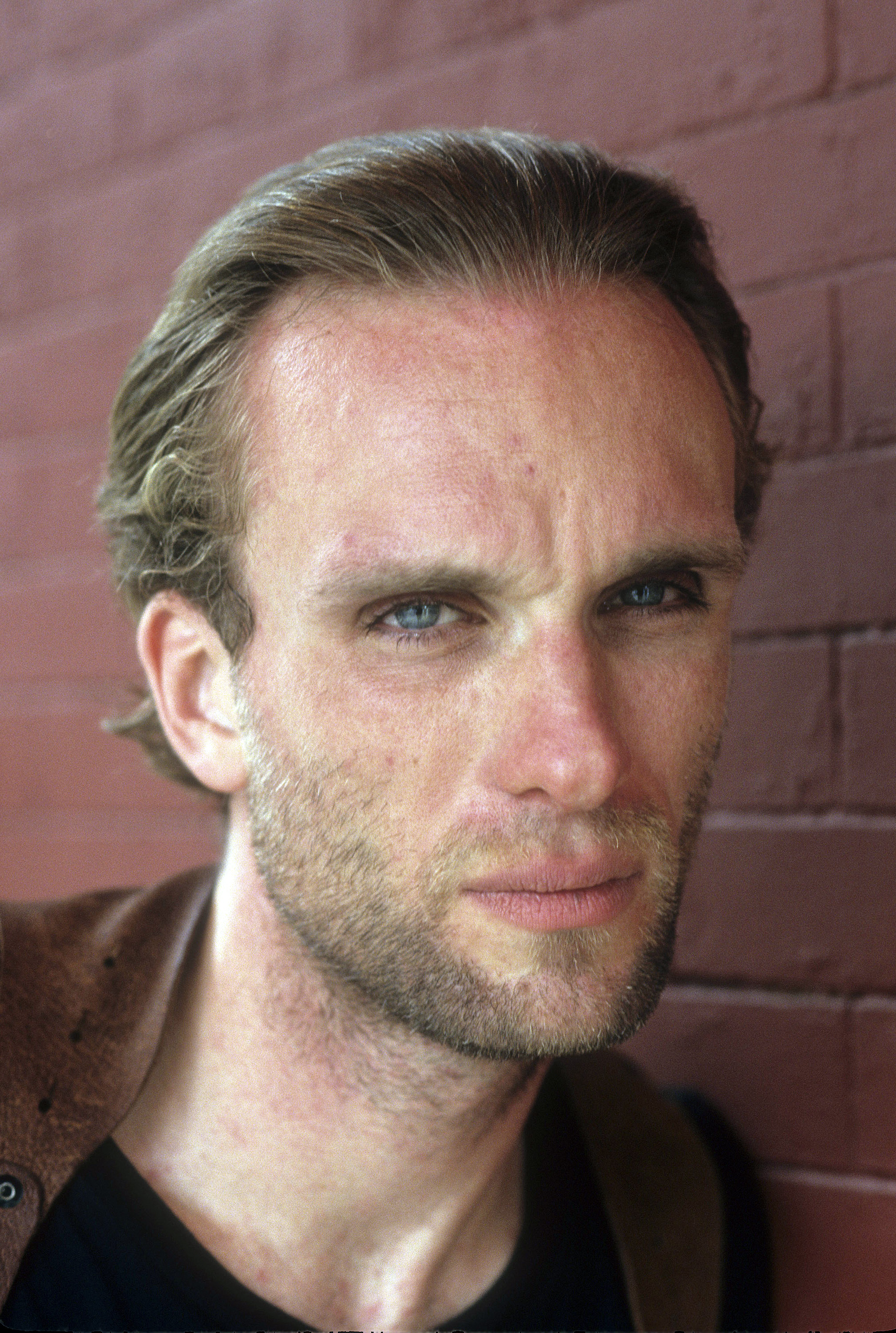 Peter Greene on the set of "Lowball" at Arturo's Coal Oven Restaurant & Pizzeria on West Houston Street on June 10, 1994, in New York City | Source: Getty Images