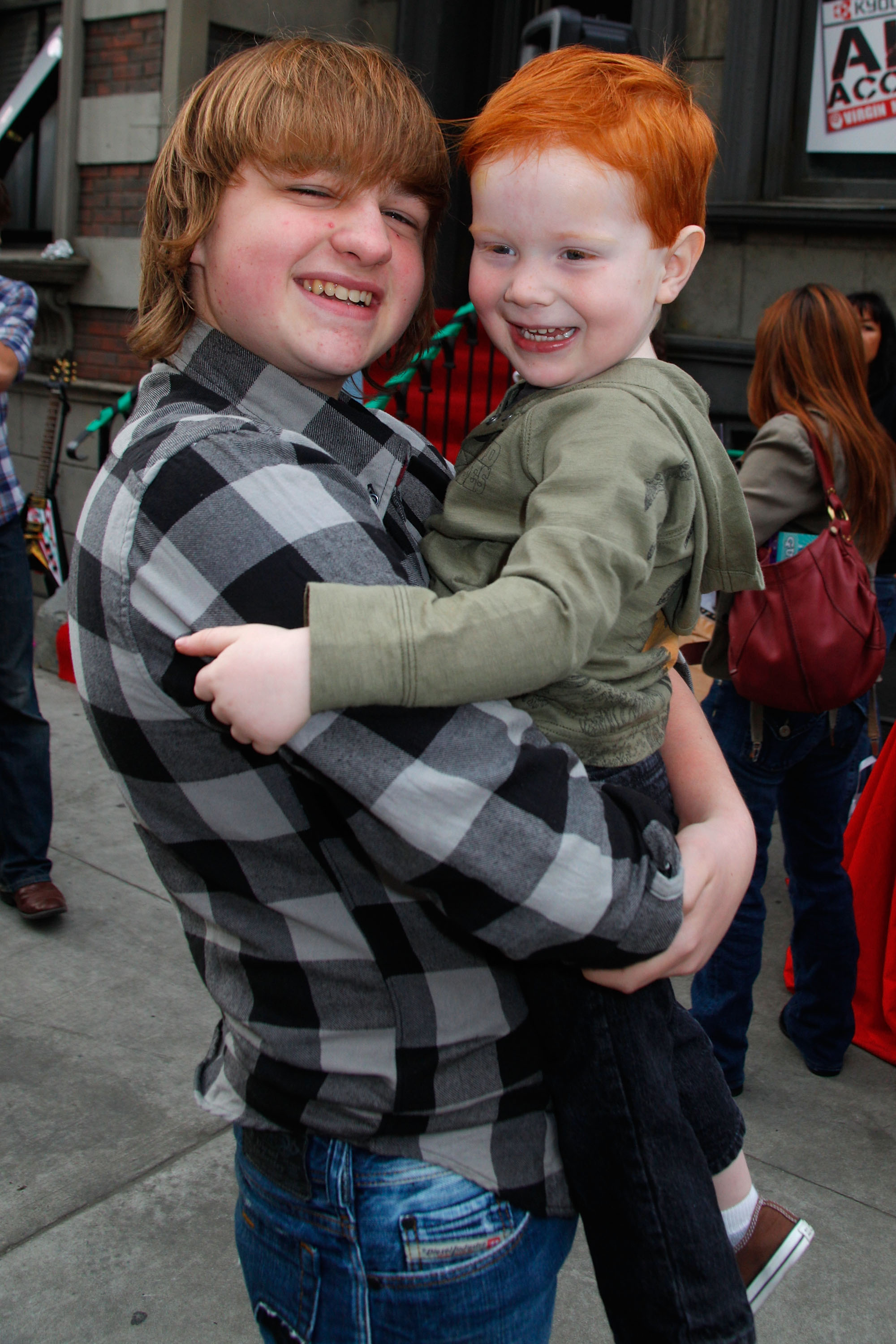 The actor with his younger brother in Los Angeles in 2009 | Source: Getty Images