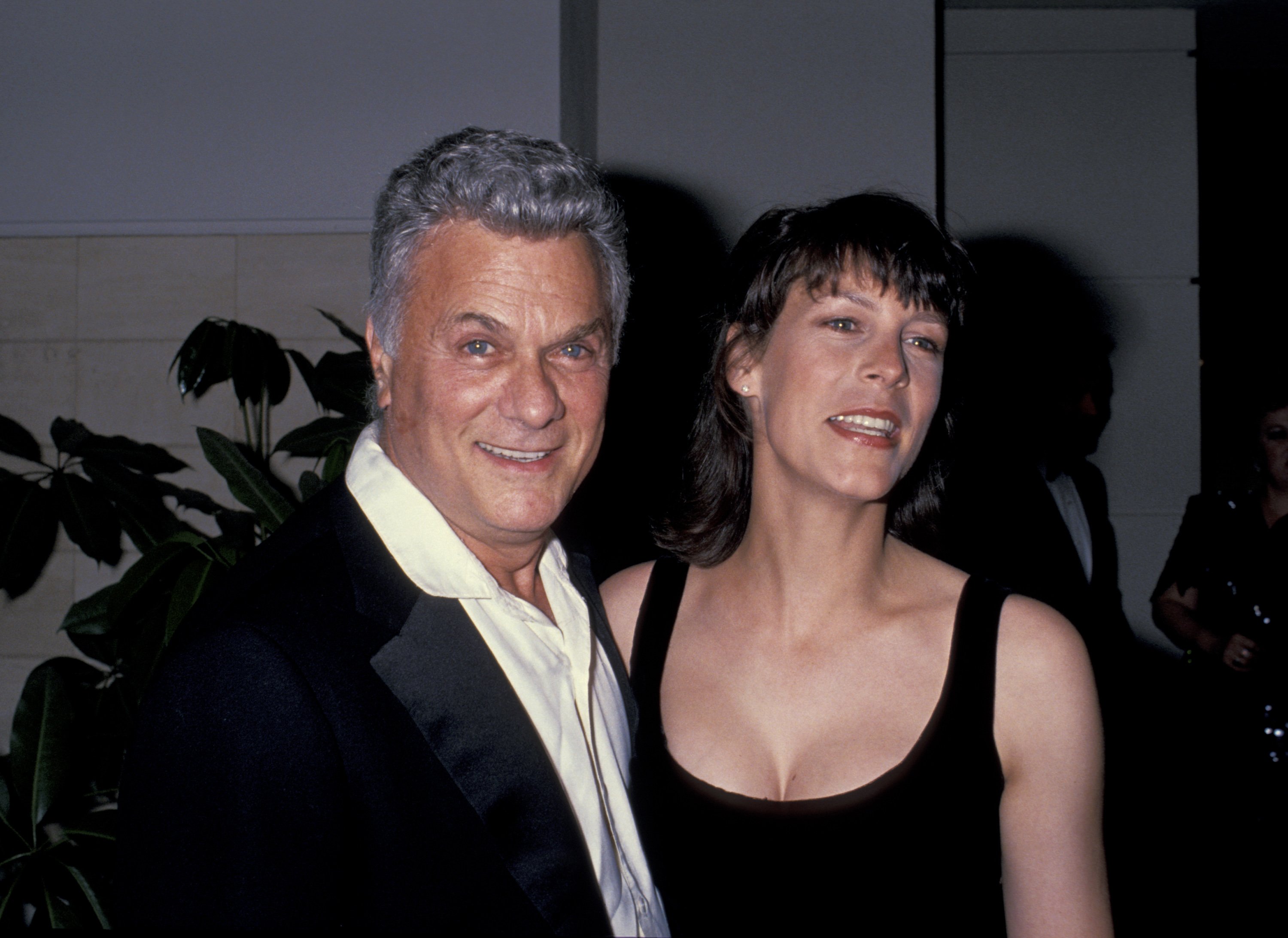 The Hollywood star and her father photographed at an event in 1989. | Source: Getty Images