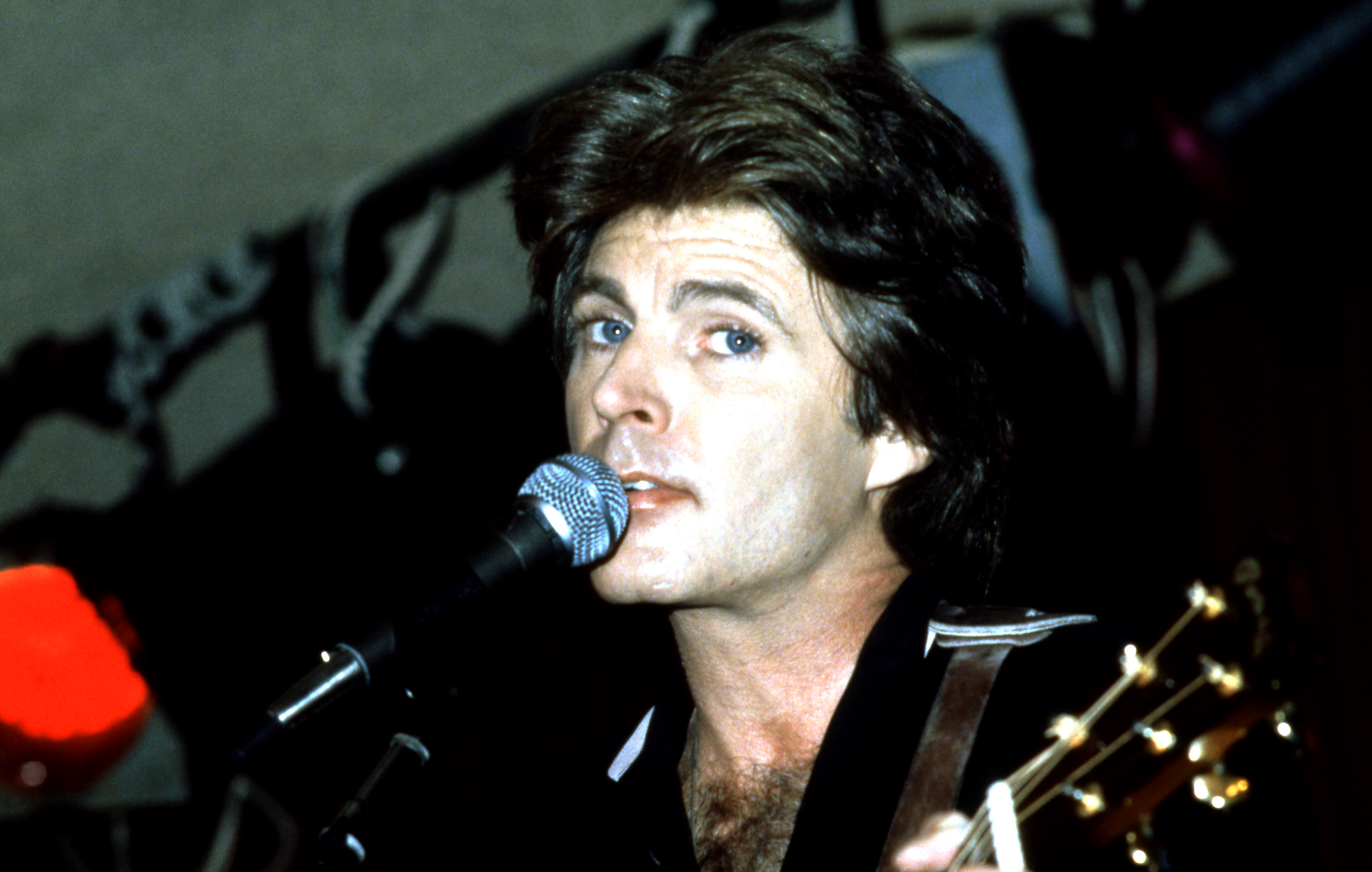 Ricky Nelson sings during a concert on January 1, 1981, in San Francisco, California. | Source: Getty Images