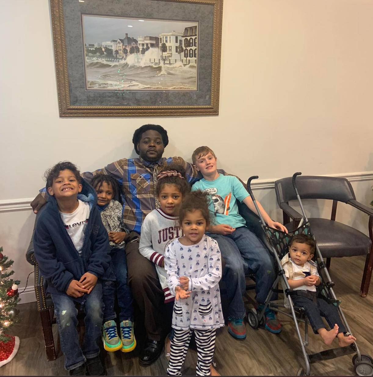 Samuele Jenkins with Legend, and his other children on Thanksgiving, dated November 29, 2024 | Source: Facebook/ Oso Billy