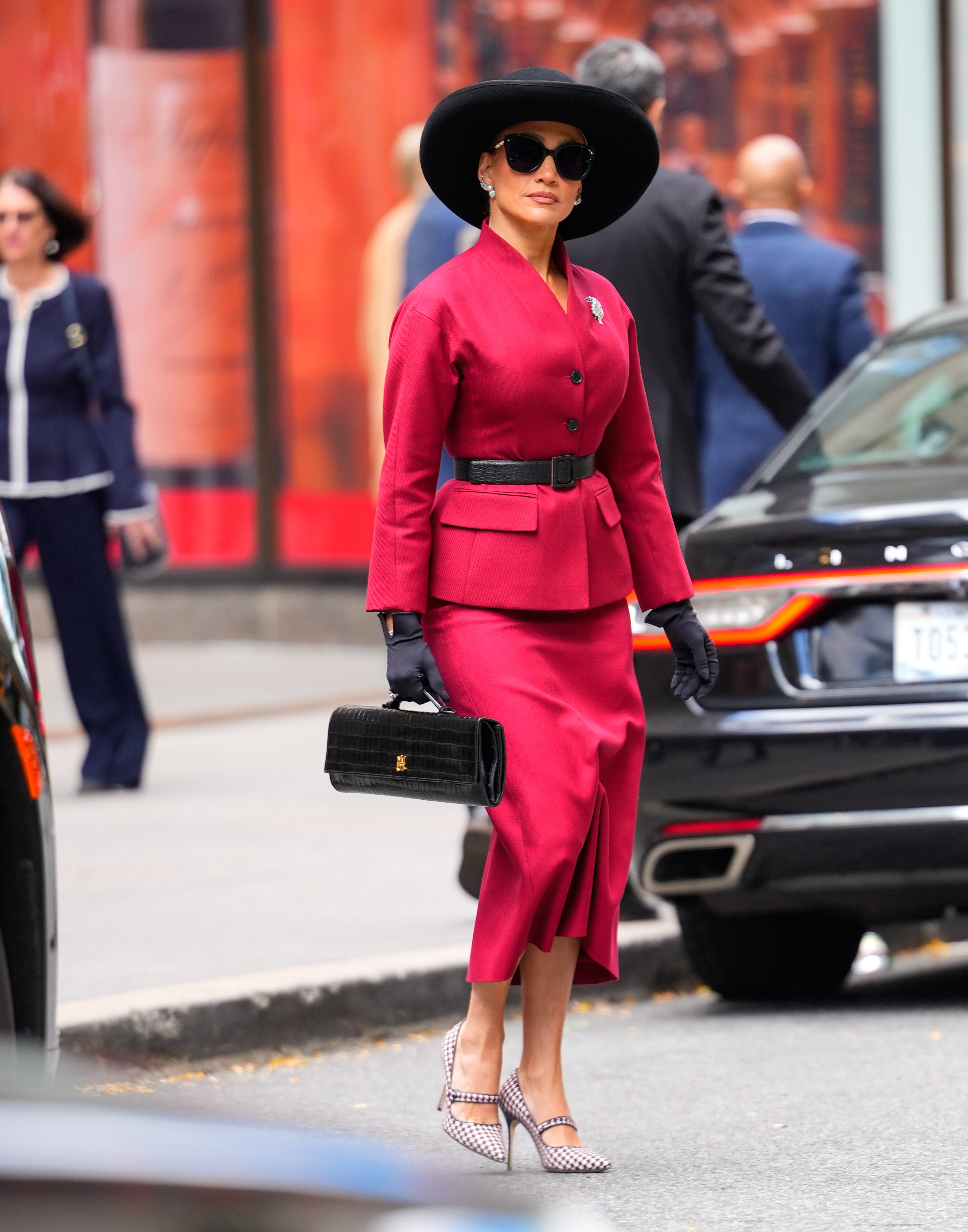 Jennifer Lopez is seen filming "The Last Mrs. Parrish" in Midtown on October 10, 2025, in New York City. | Source: Getty Images