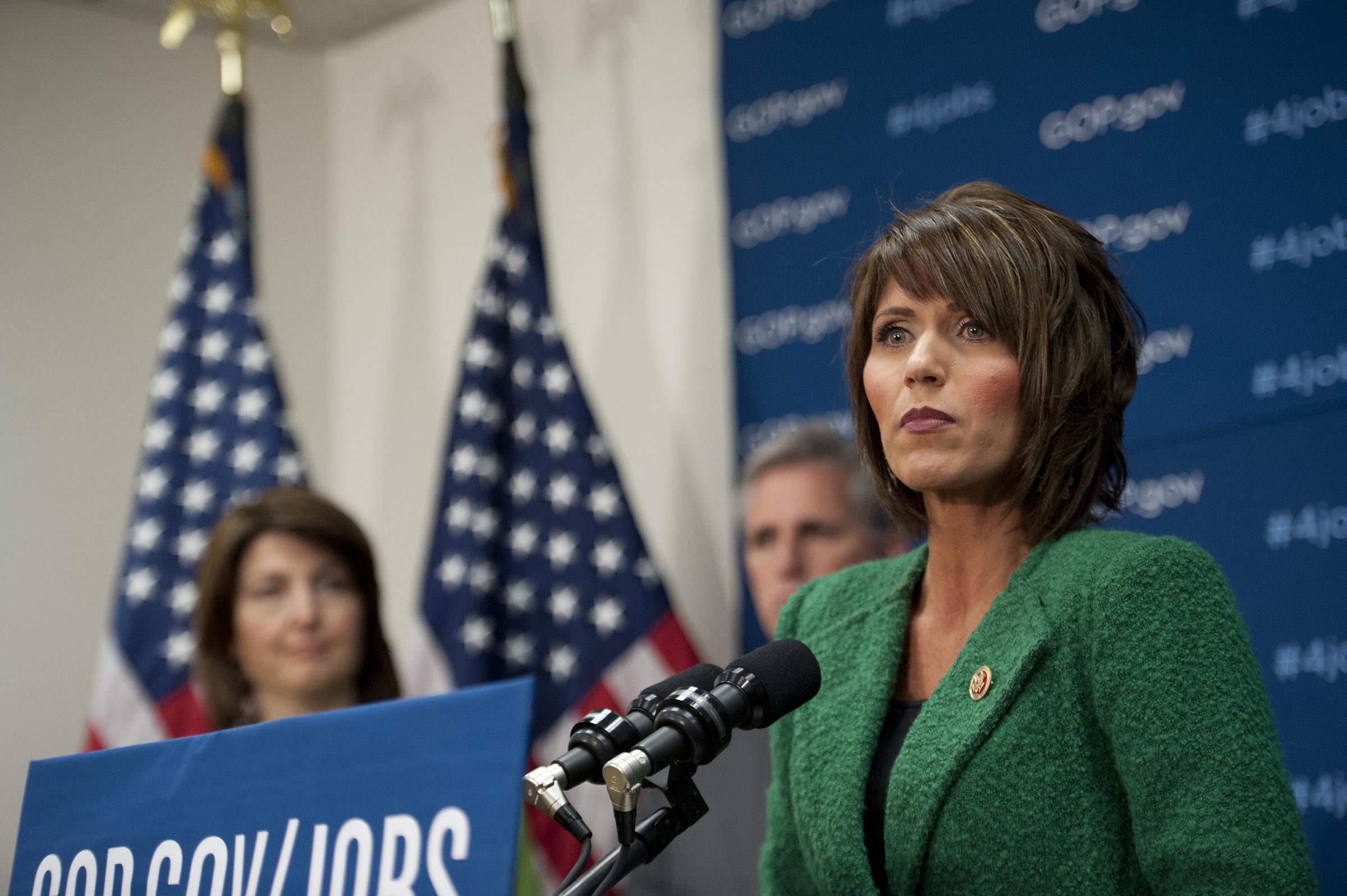 Cathy McMorris Rodgers, Kevin McCarthy, and Kristi Noem during a news conference after the House Republican Caucus at the U.S. Capitol on January 14, 2014, in Washington, D.C. | Source: Getty Images
