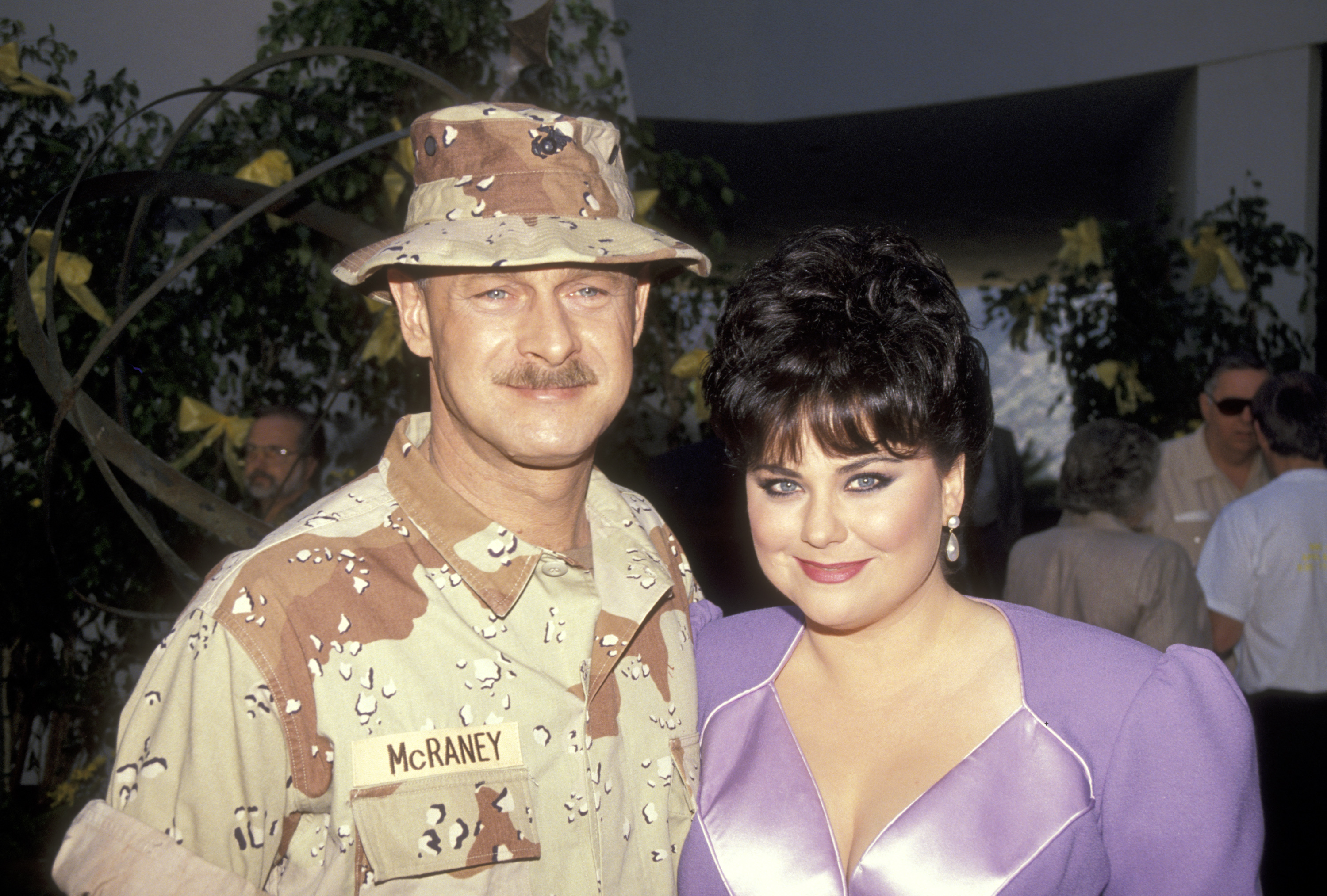 The actor and actress at the Taping of Bob Hope's TV Special "Bob Hope's Yellow Ribbon Party," on March 31, 1991, in Palm Springs, California. | Source: Getty Images