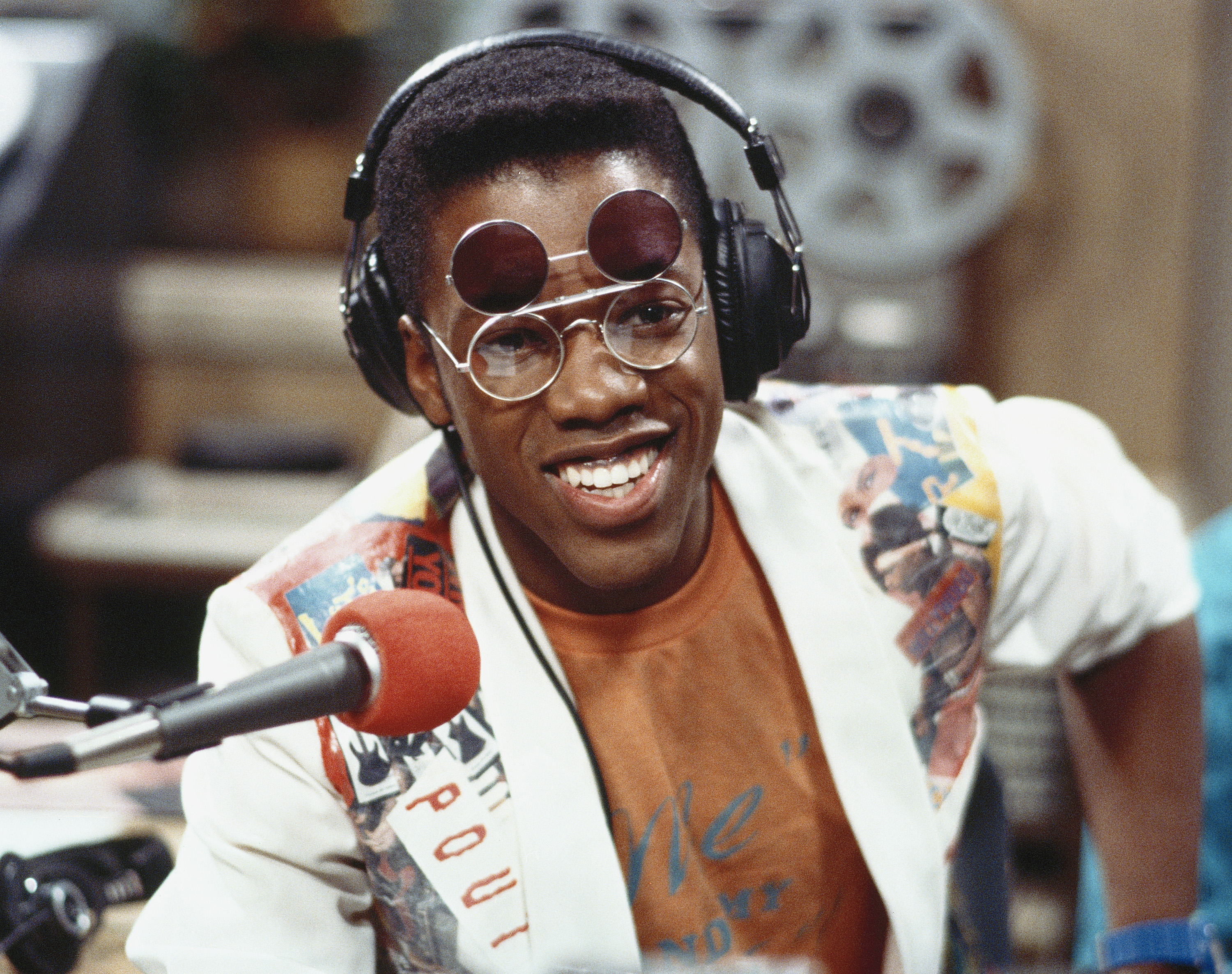 Kadeem Hardison as Dwayne Wayne in "A Different World," known for his signature flip-up glasses and quick wit | Source: Getty Images