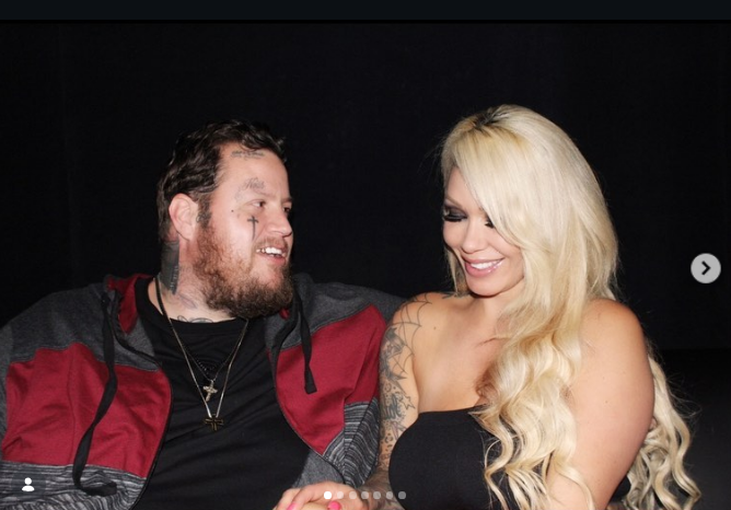 Even though they did not have children together, Bunnie Xo celebrated that he was a father. In this photo, they posed for a picture shared on Father's Day on June 16, 2019. | Source: Instagram/xomgitsbunnie