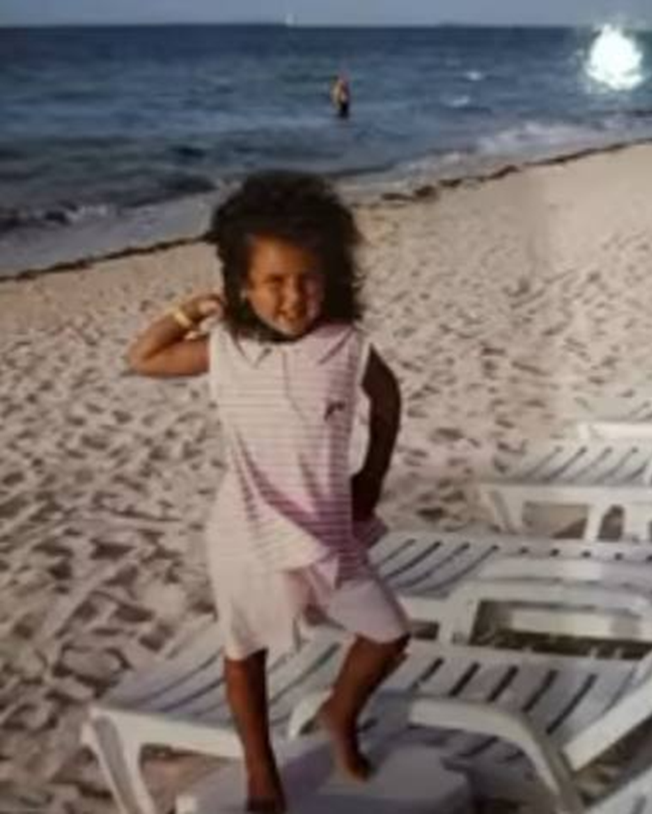 Romina Marcos, daughter of Niurka Marcos, during her childhood | Source: Instagram/niurka.official