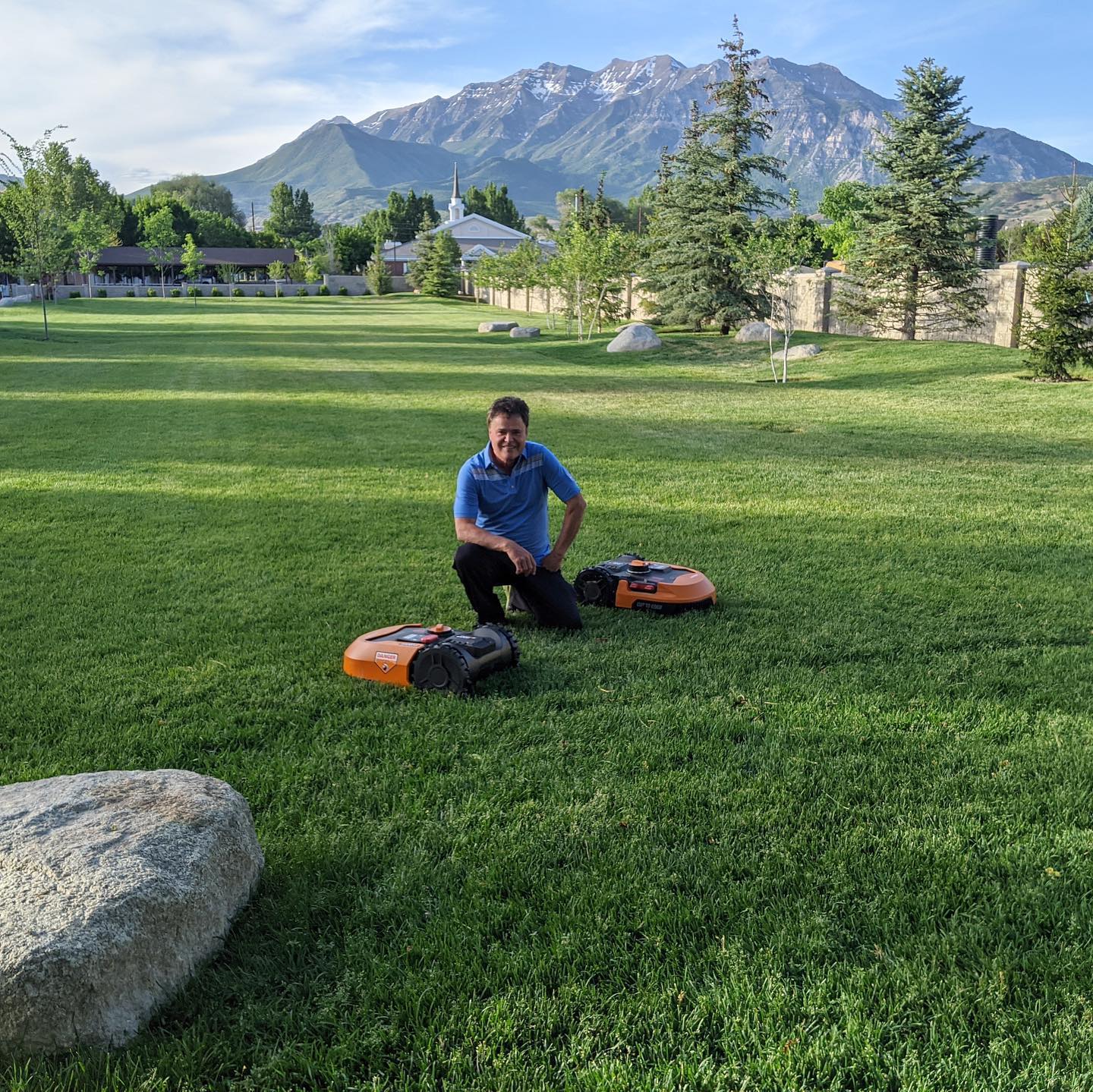Donny's enthusiasm for technology is hardly new, dating back to the elaborate motorized bedroom he designed as a teenager. Decades later, the outdoor photographs provide another glimpse of that longstanding interest in practical gadgets. | Source: Instagram/donnyosmond
