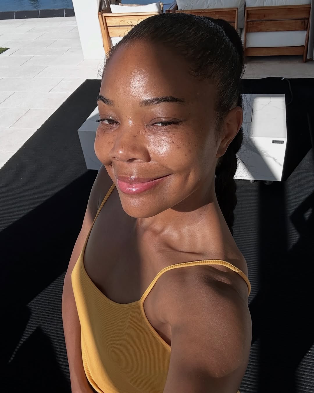 Gabrielle Union posing for a makeup-free selfie, posted on April 19, 2025. | Source: Instagram/gabunion