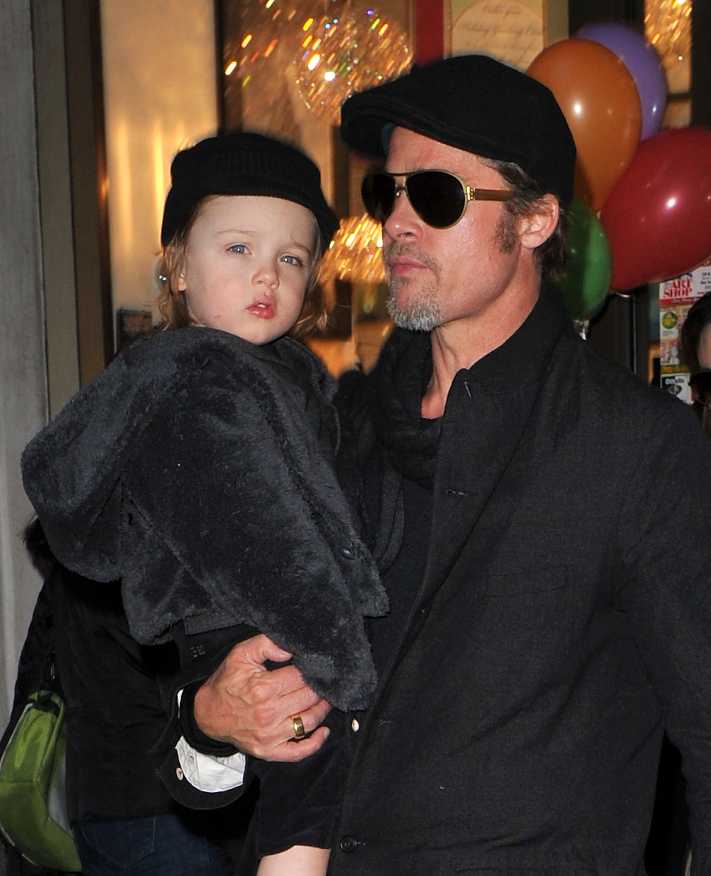 Brad Pitt visit Lee's Art Shop with Knox Jolie-Pitt on December 4, 2010 in New York City | Source: Getty Images