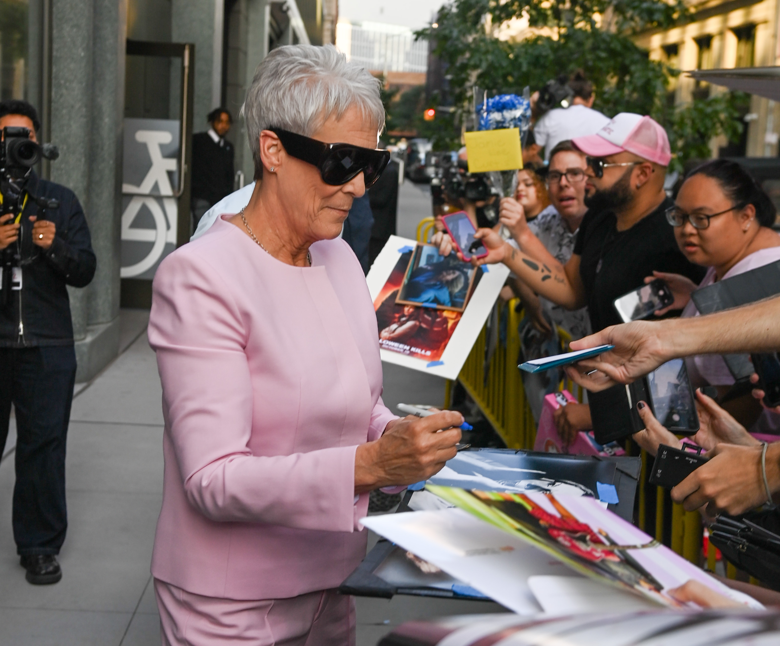 Jamie Lee Curtis signs autographs in New York City on July 28, 2025 | Source: Getty Images