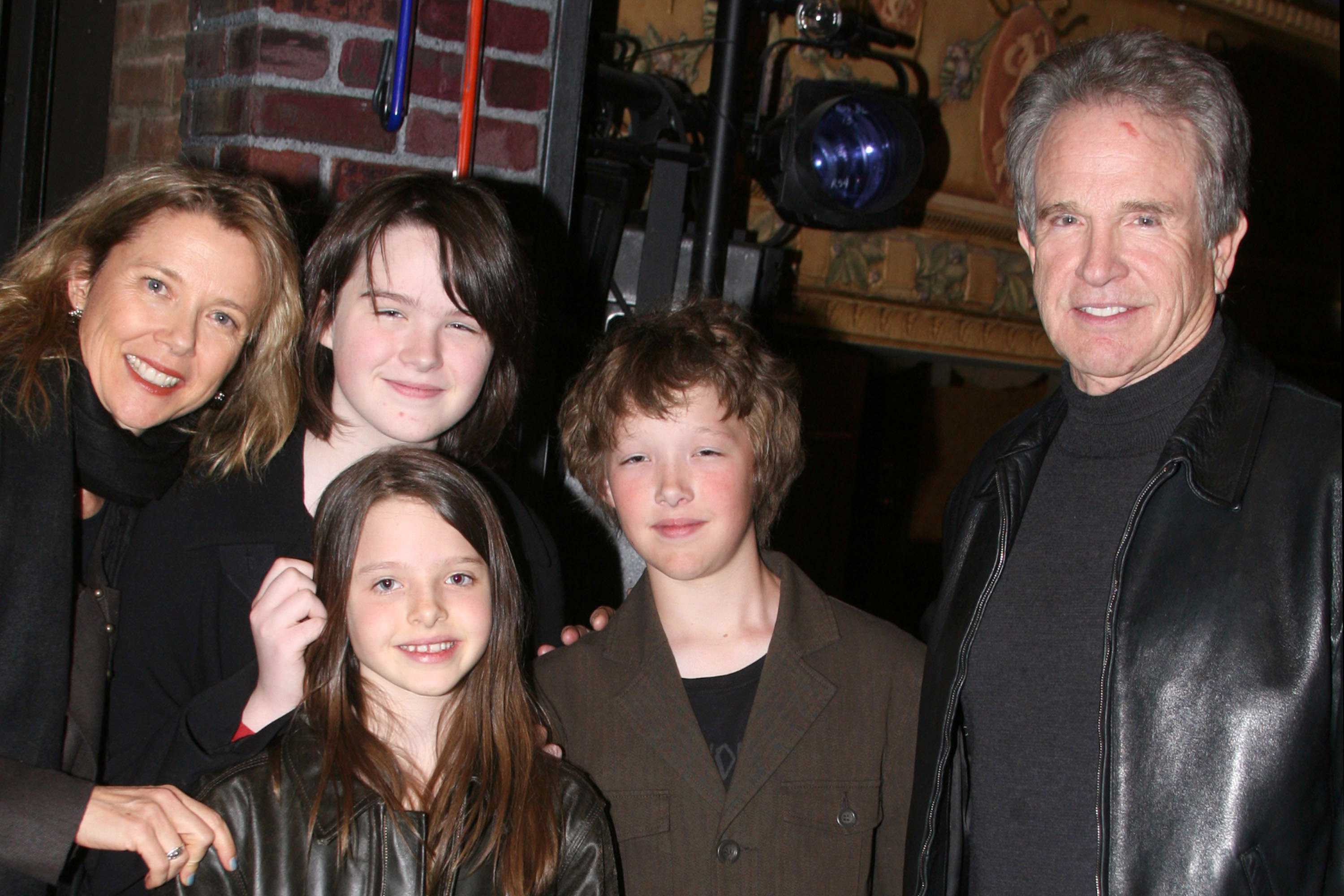 Annette Bening and Warren Beatty pose with their children Kathlyn, Benjamin, and Isabel on October 26, 2024 | Source: Getty Images
