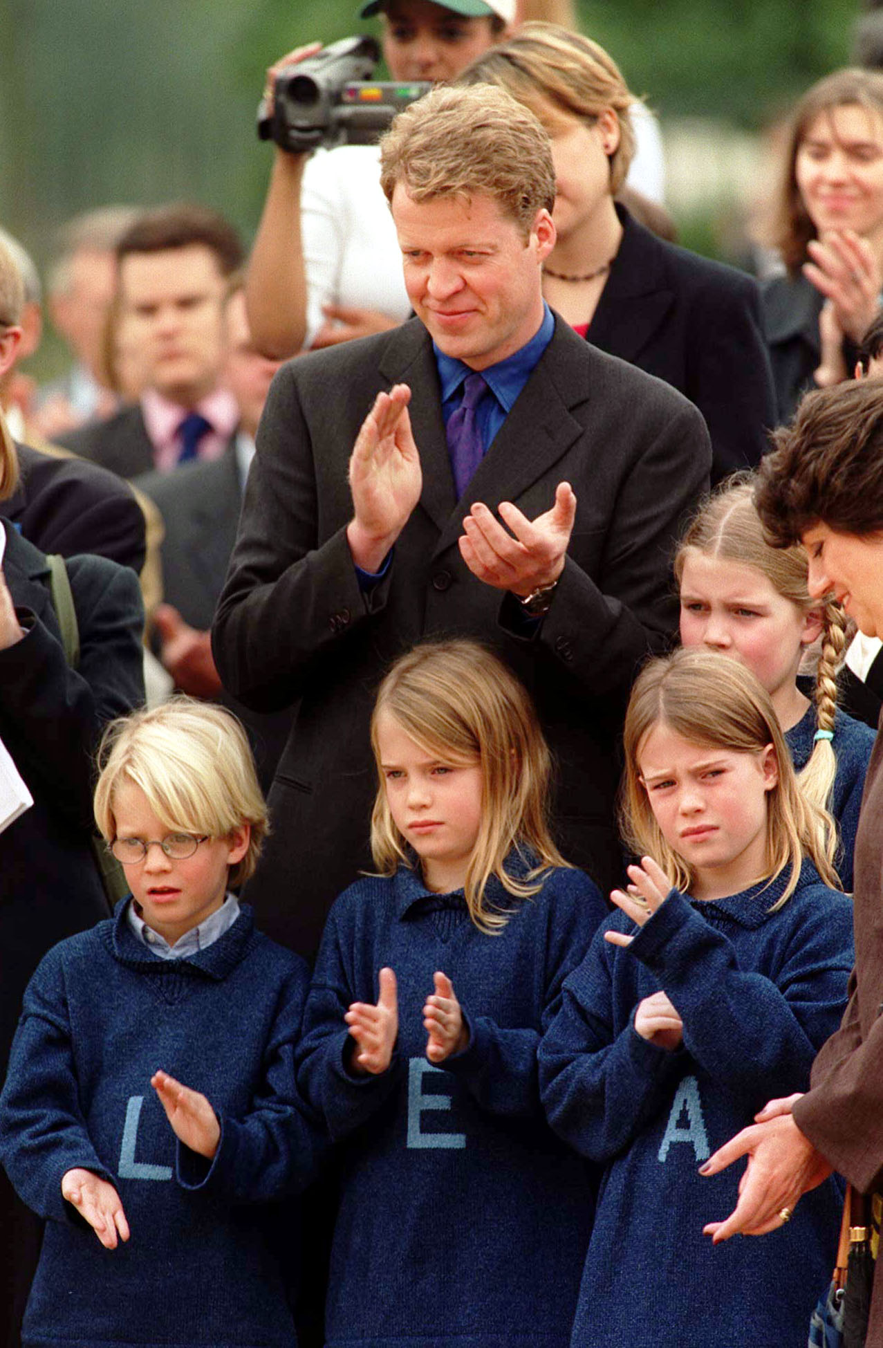Louis, Charles, Lady Eliza, Lady Kitty and Lady Amelia Spencer at the opening of the Diana, Princess of Wales memorial garden on June 30, 2000, in Hyde Park, England. | Source: Getty Images