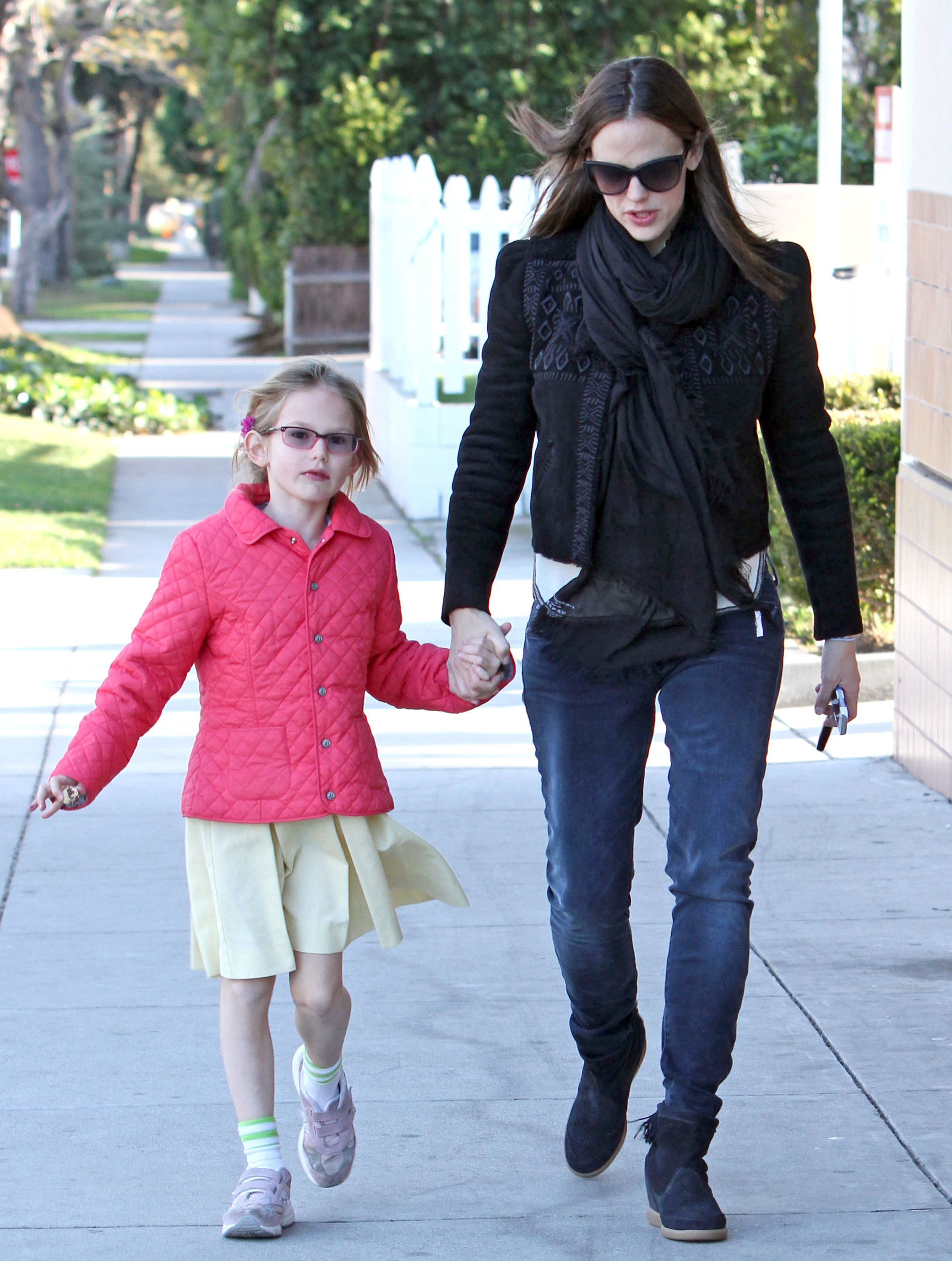 Violet Affleck and Jennifer Garner seen on January 14, 2013, in Los Angeles, California. | Source: Getty Images