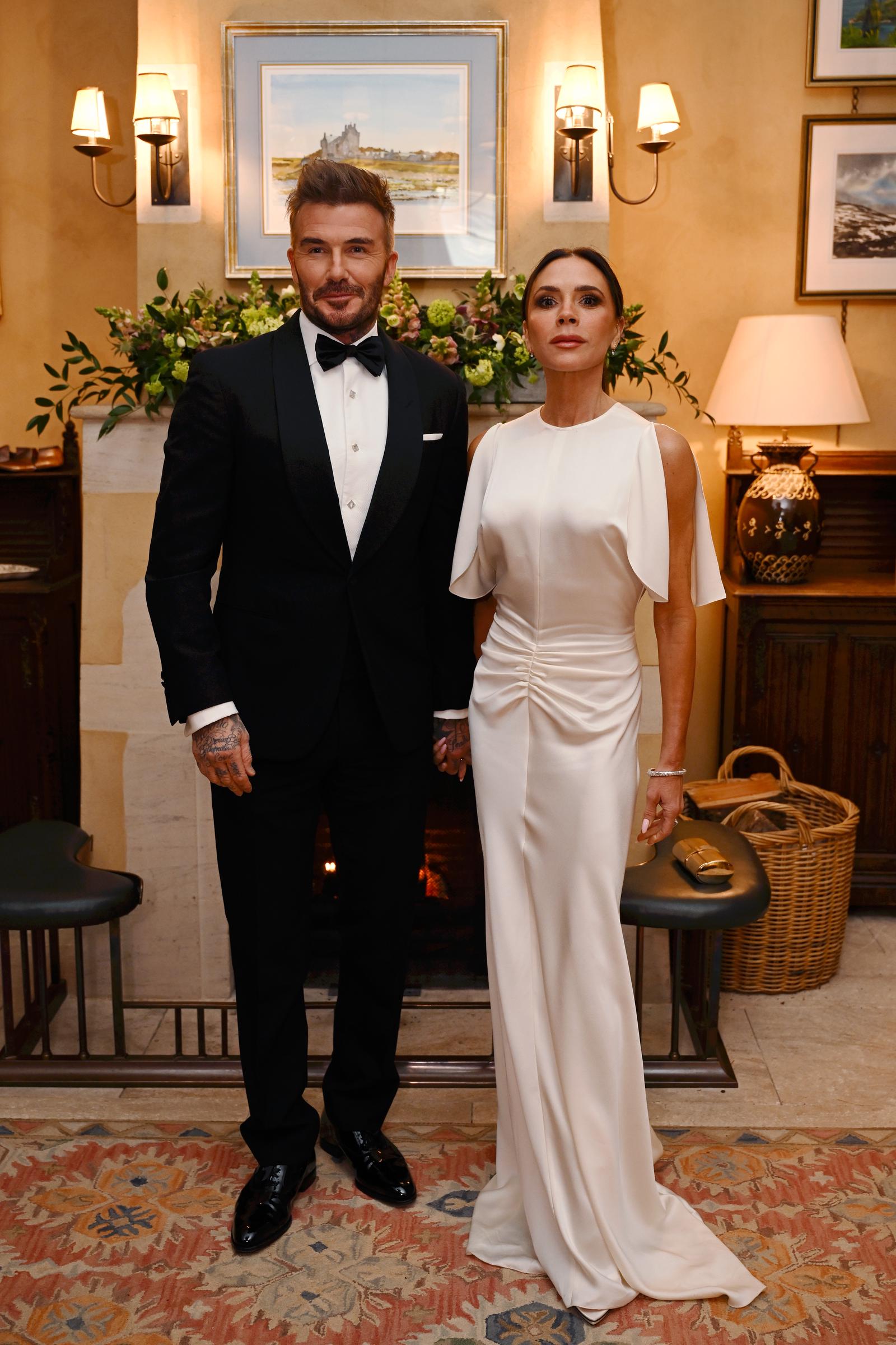Victoria has admitted that David prepares their Christmas dinner, while she prefers to take responsibility for serving drinks. | Source: Getty Images.