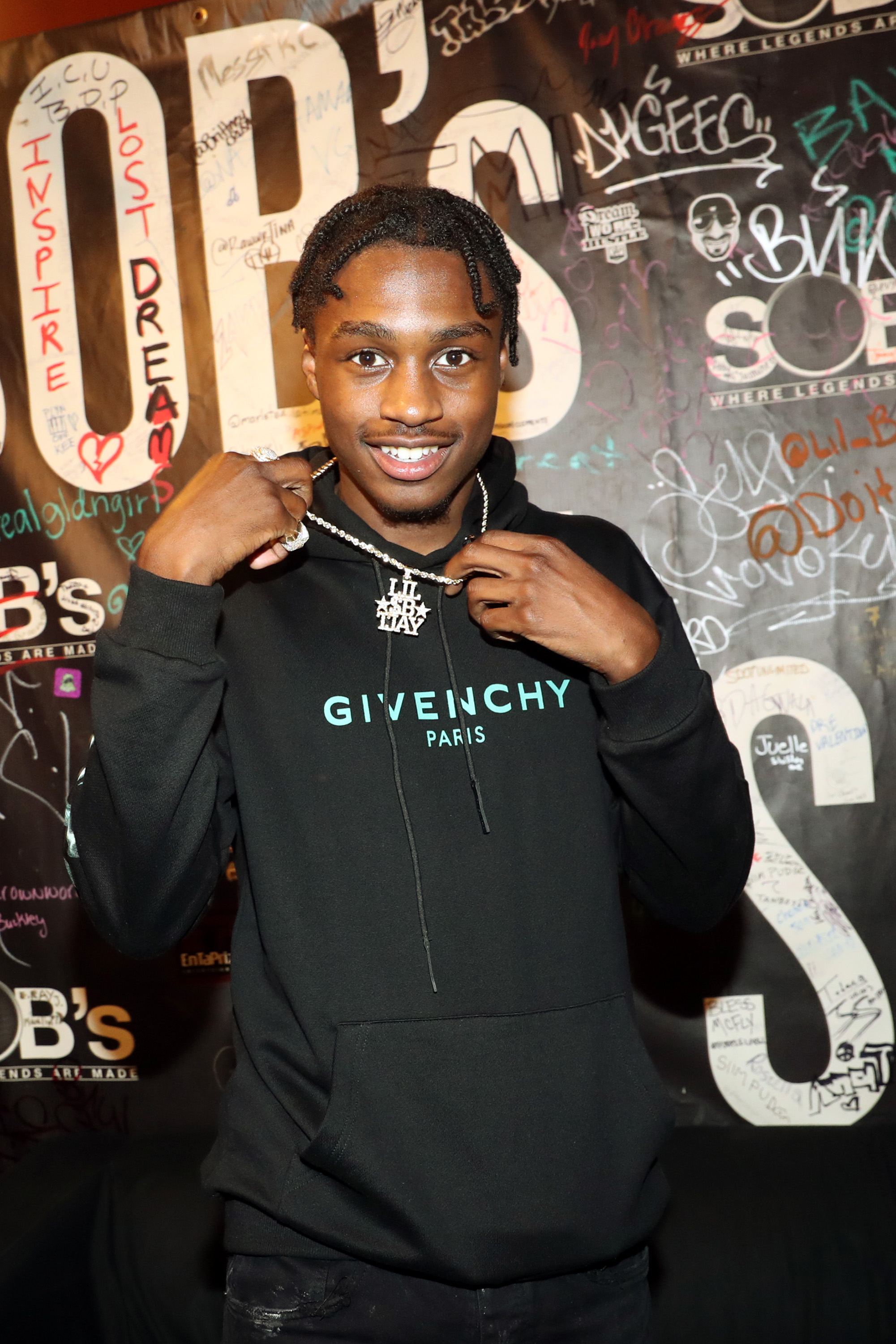 Lil Tjay seen backstage at S.O.B.'s on October 15, 2018 | Source: Getty Images