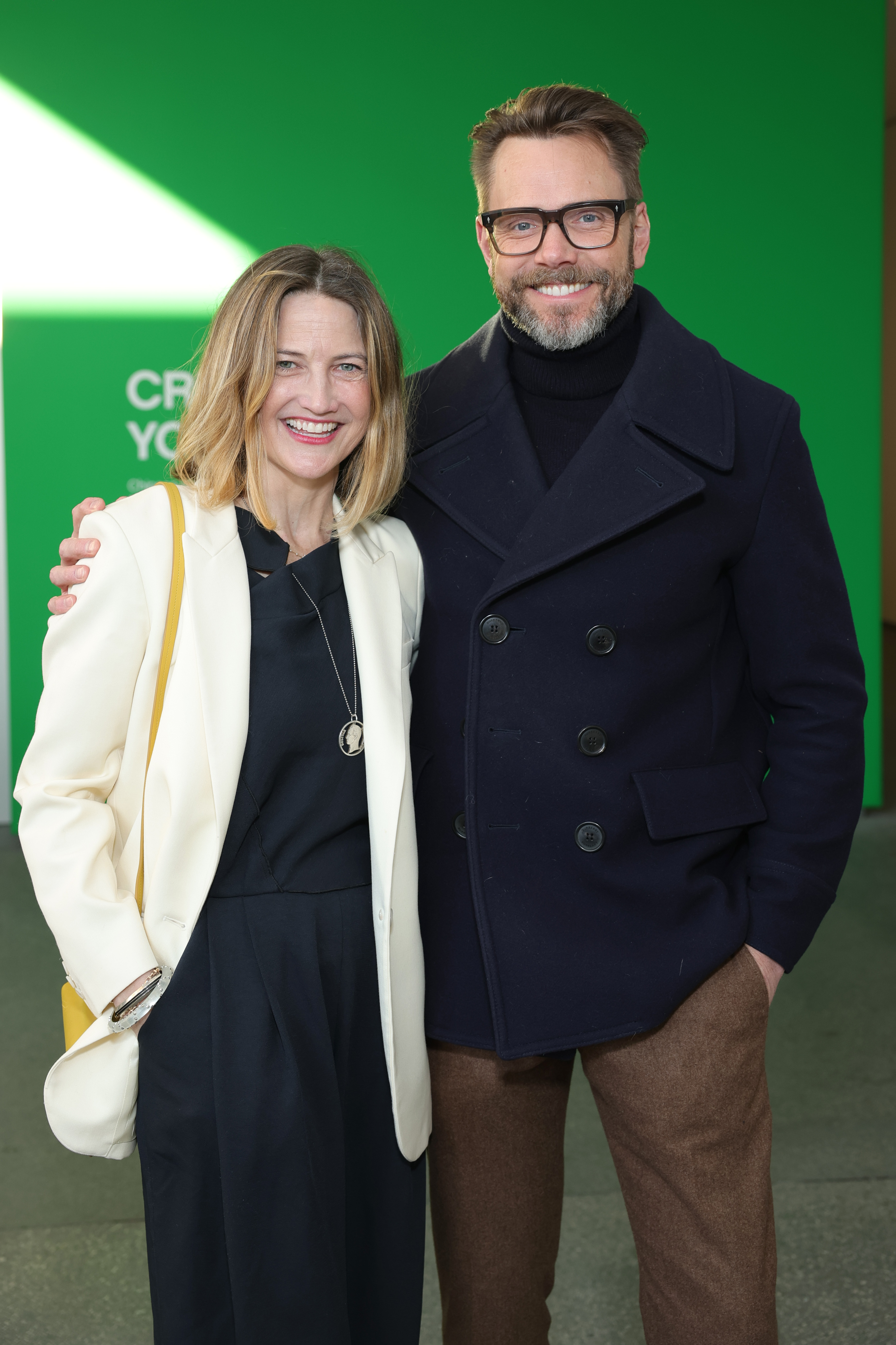 Sarah Williams and Joel McHale at the Hammer Museum on March 25, 2023, in Los Angeles, California. | Source: Getty Images