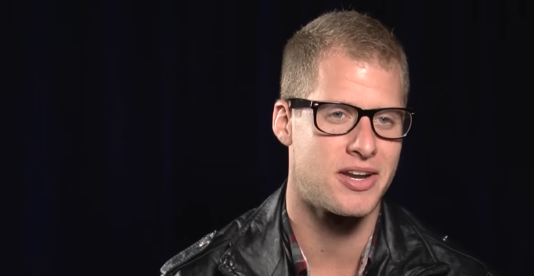 Caleb Flynn is in a black jacket. | Source:YouTube/AmericanIdol