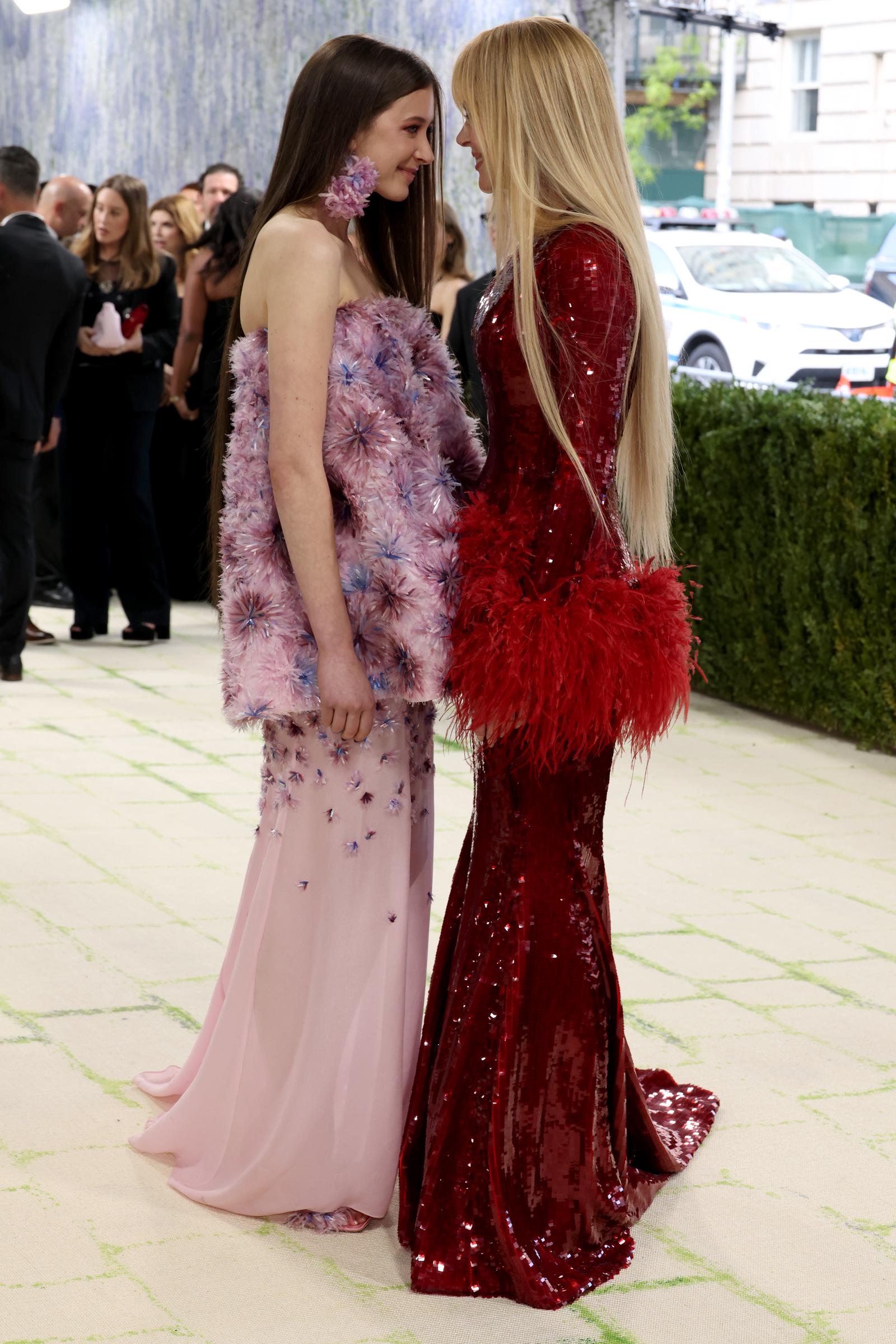 Sunday Rose Kidman Urban and Nicole Kidman sharing a tender moment at the 2026 Met Gala. | Source: Getty Images