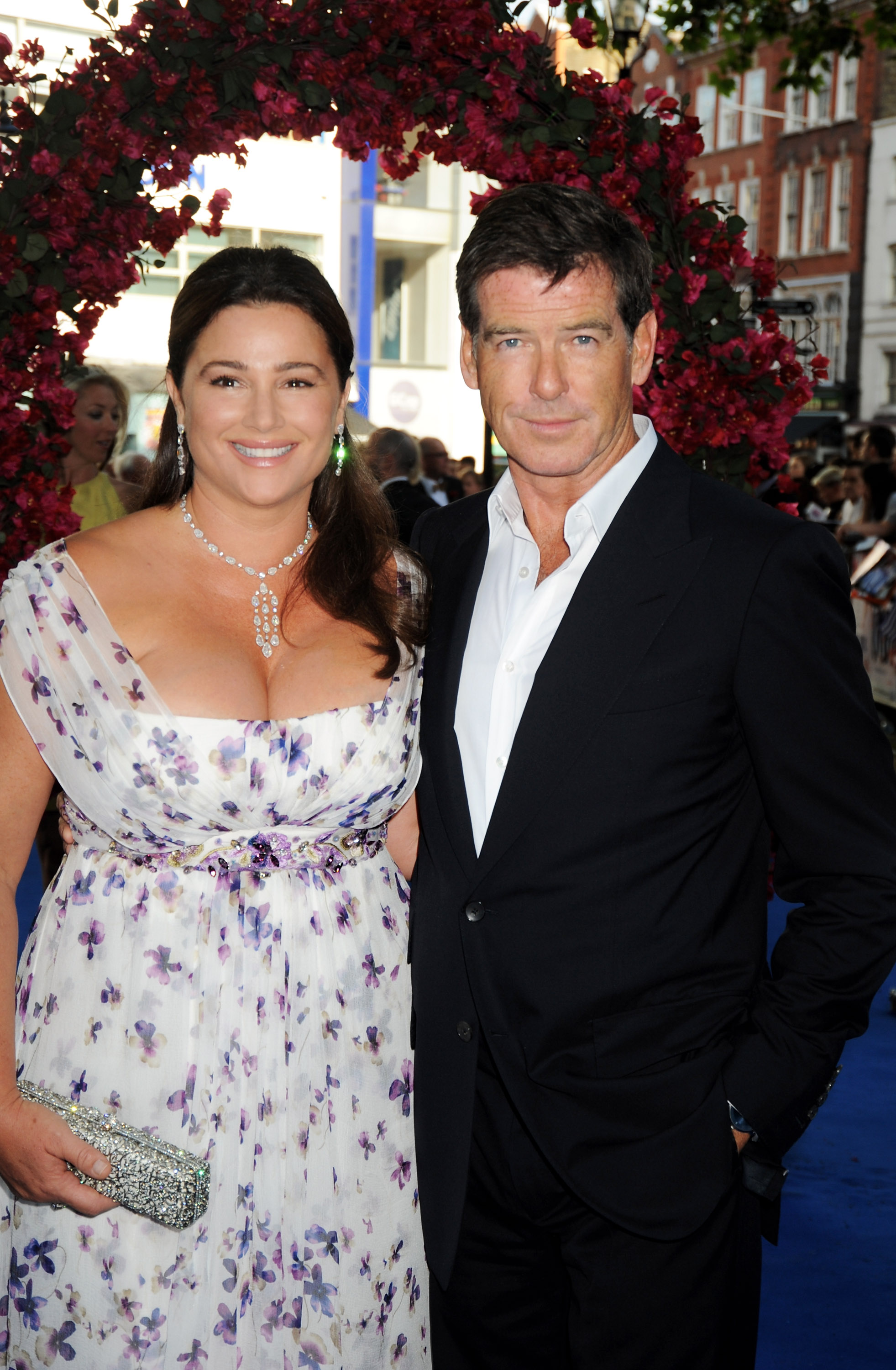 Keely Shaye Smith and Pierce Brosnan arrive at the UK film premiere of "Mamma Mia!" 2008 | Source: Getty Images